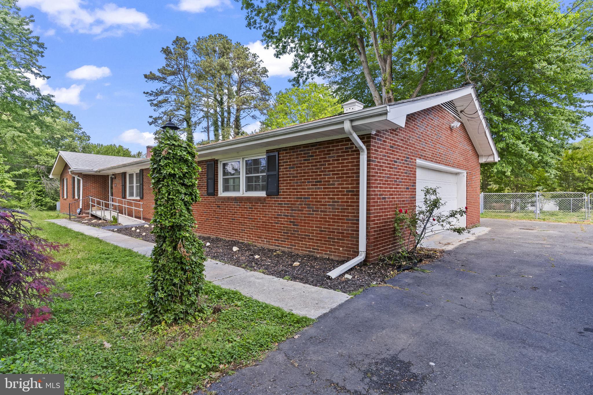 EDEN ESTATES - Residential