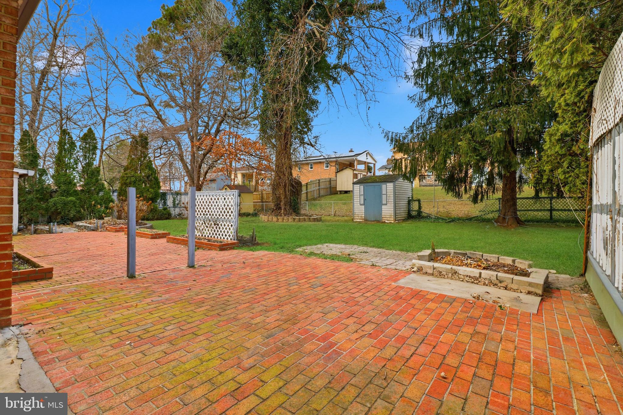 CLINTON - Residential
