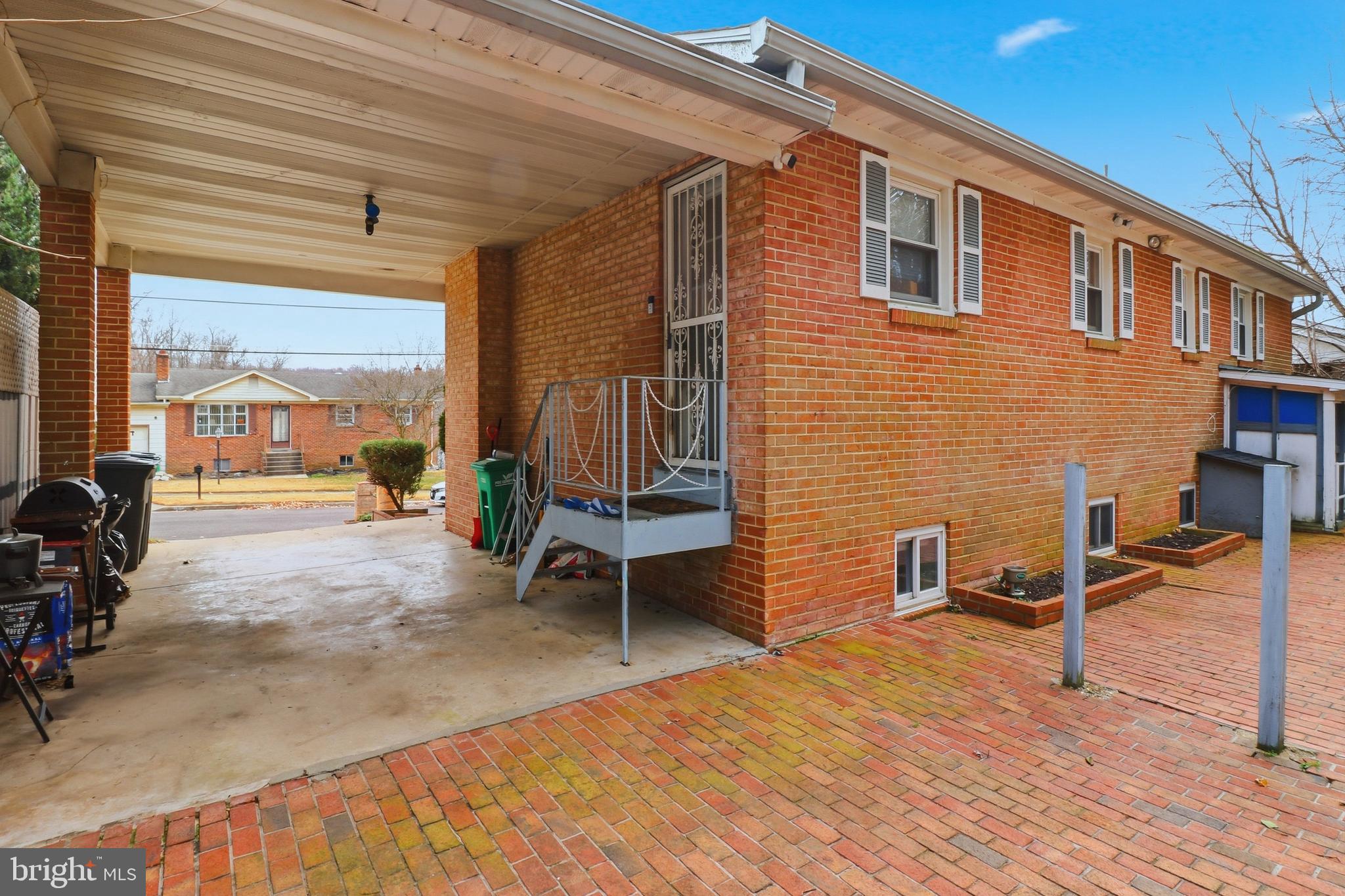 CLINTON - Residential