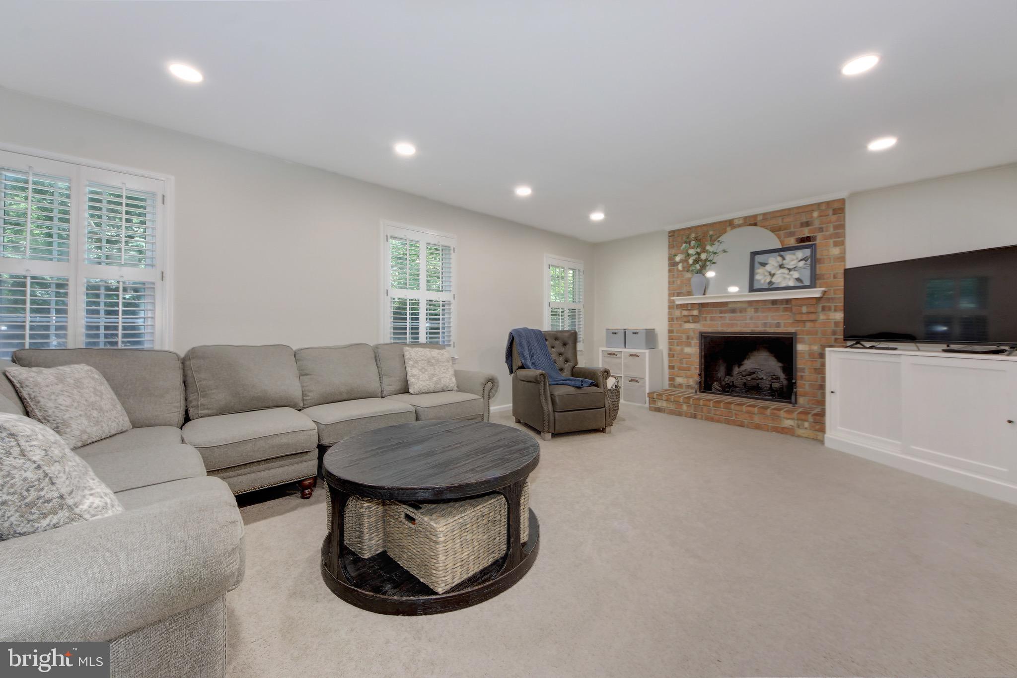 ROCKVILLE ESTATES - Residential