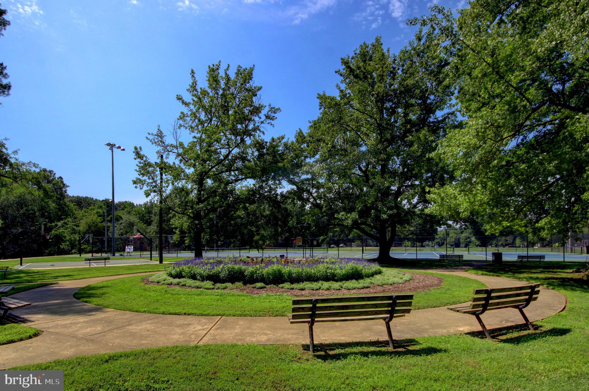 ROCKVILLE ESTATES - Residential