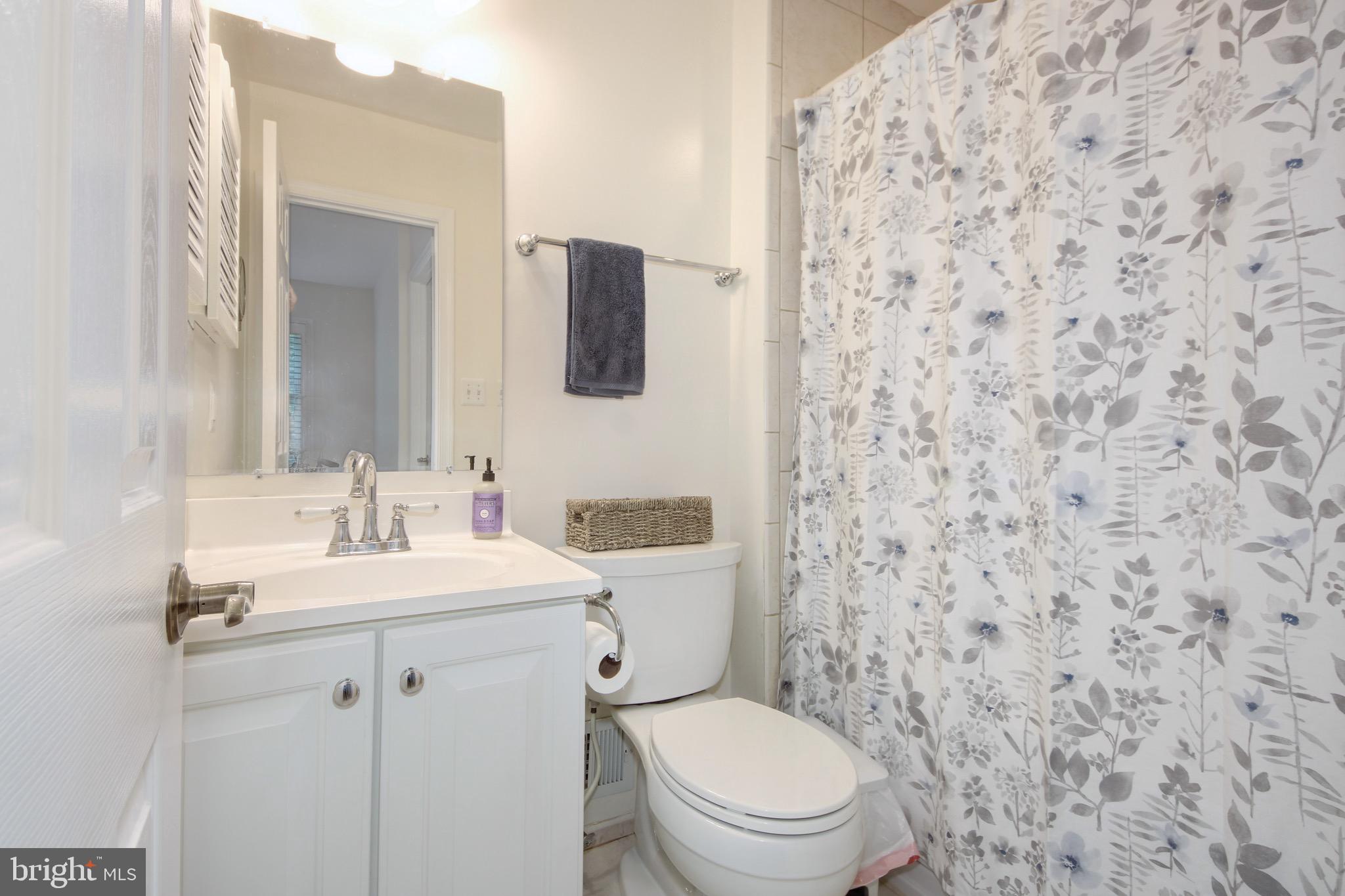 ROCKVILLE ESTATES - Residential