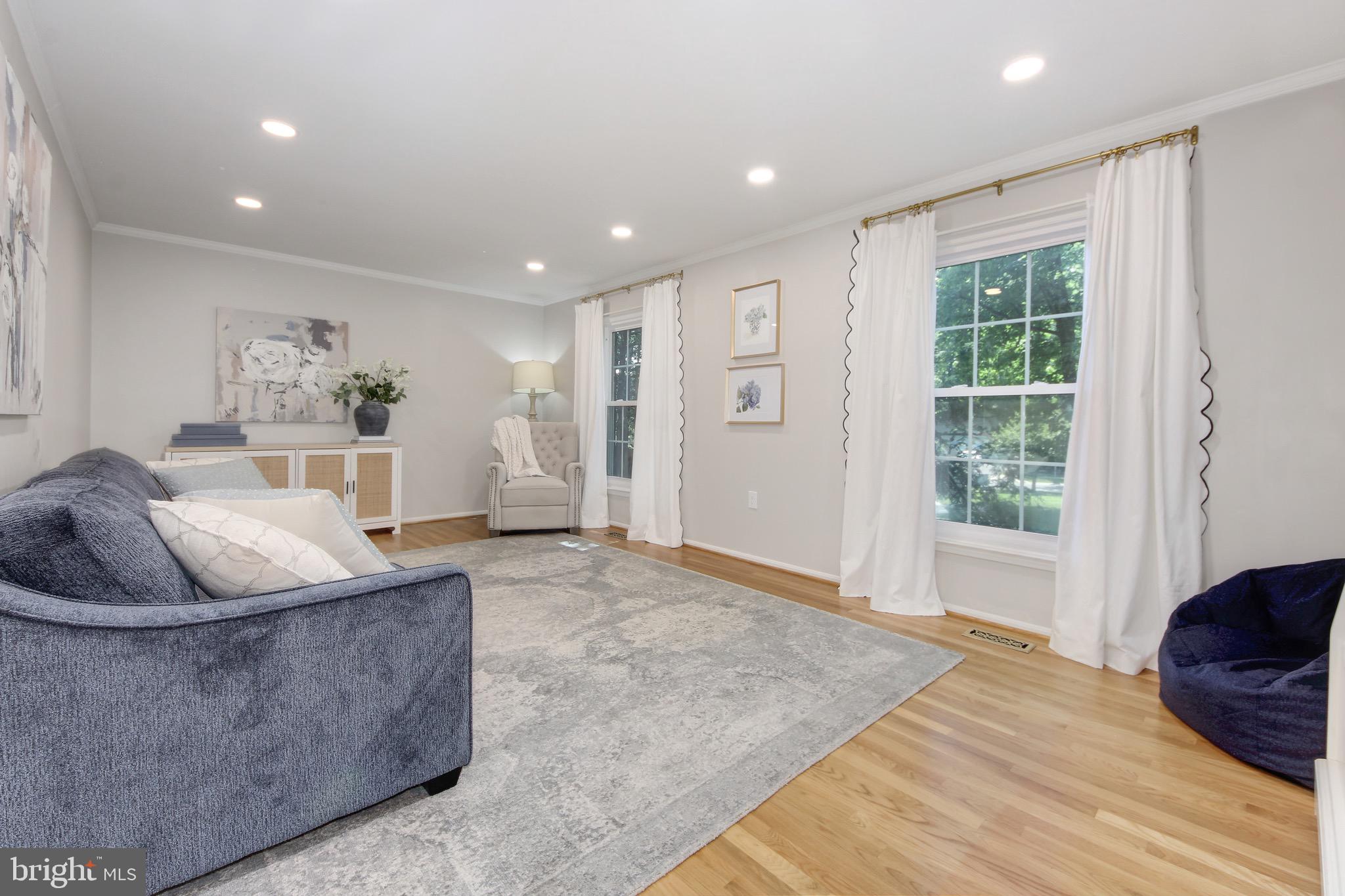 ROCKVILLE ESTATES - Residential
