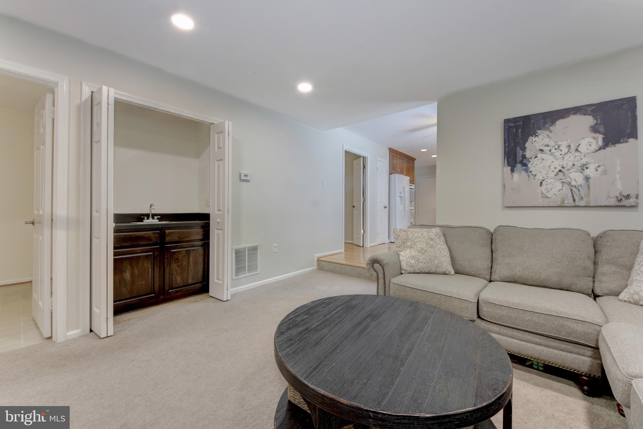 ROCKVILLE ESTATES - Residential