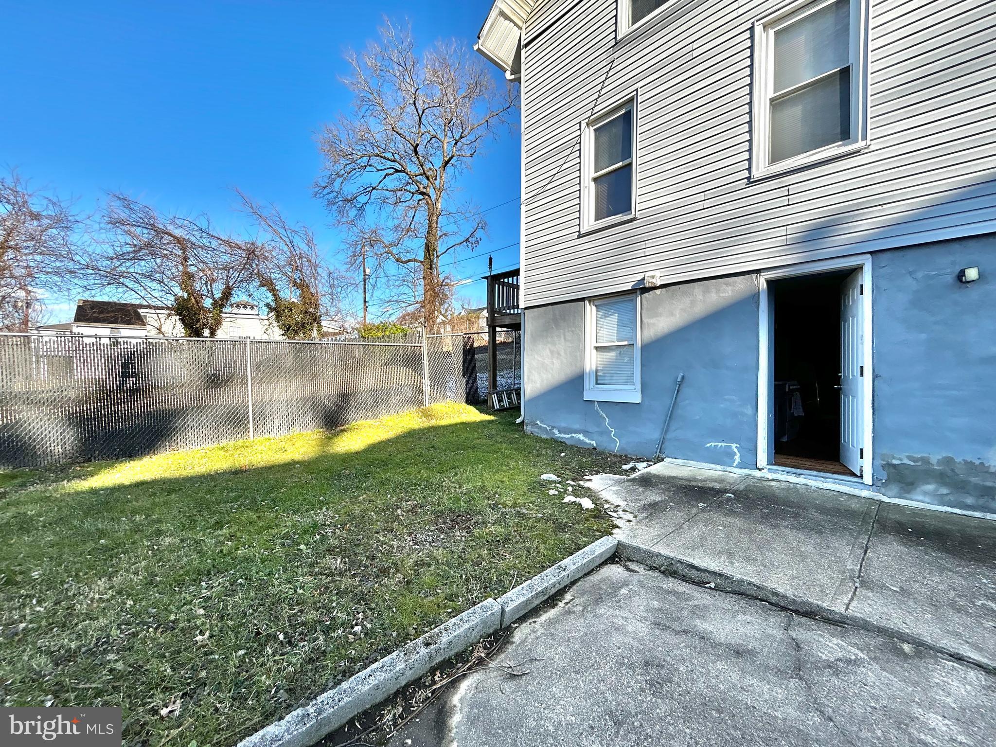 CAPITOL HEIGHTS - Residential Lease