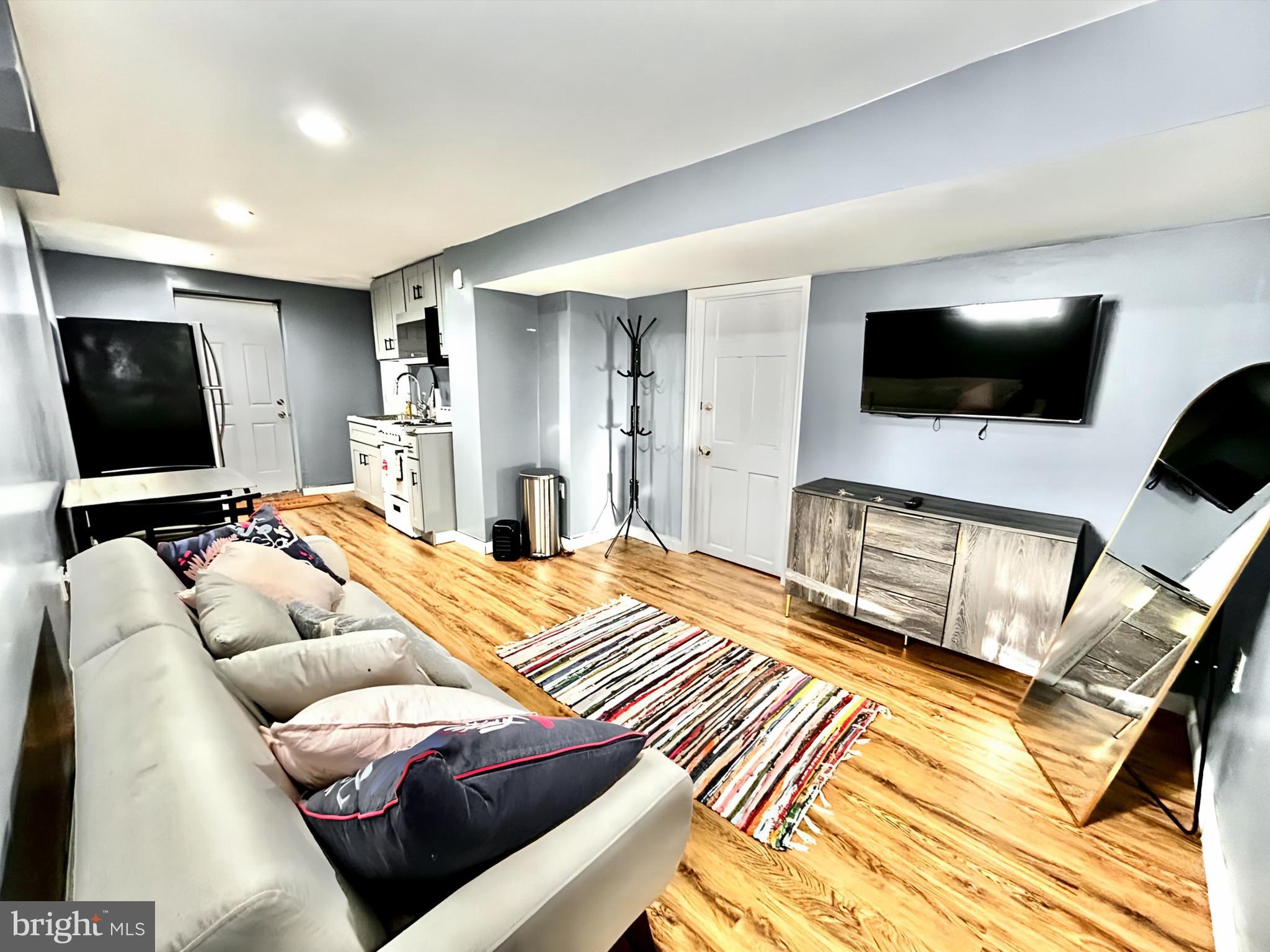 CAPITOL HEIGHTS - Residential Lease