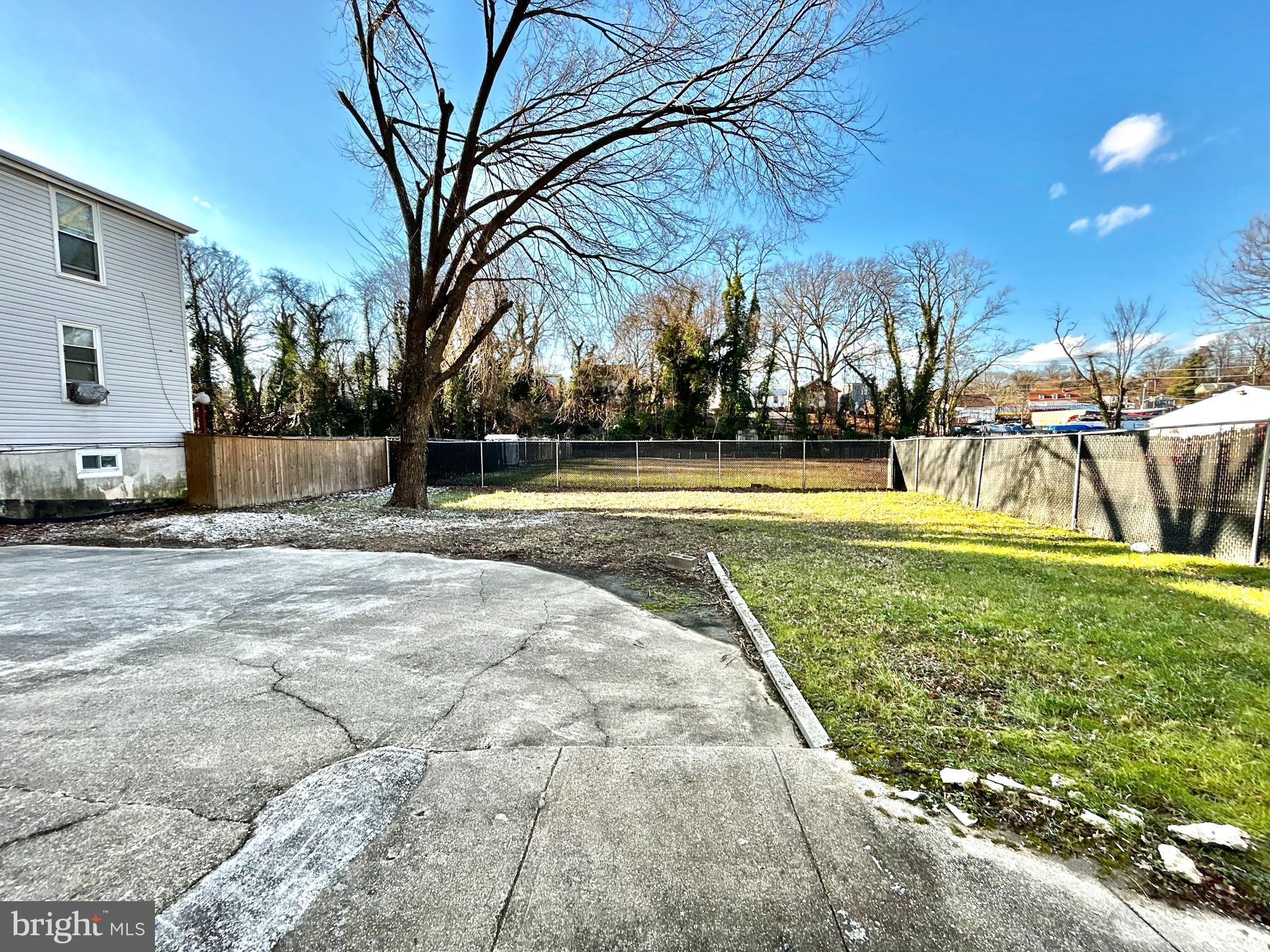 CAPITOL HEIGHTS - Residential Lease