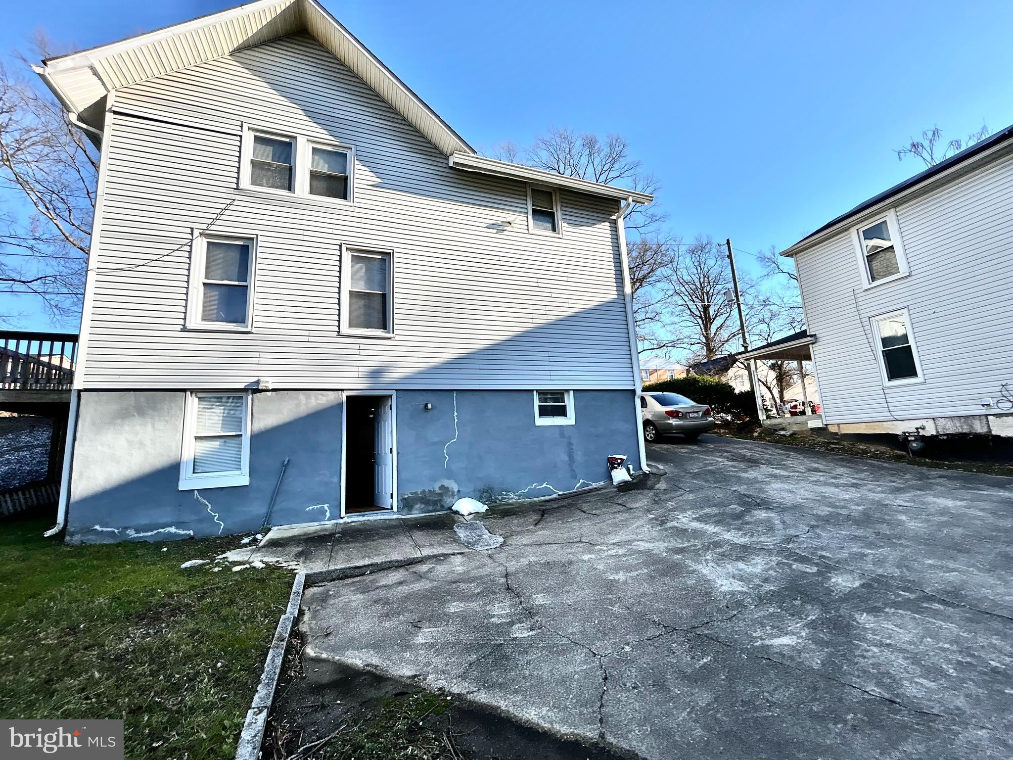 CAPITOL HEIGHTS - Residential Lease