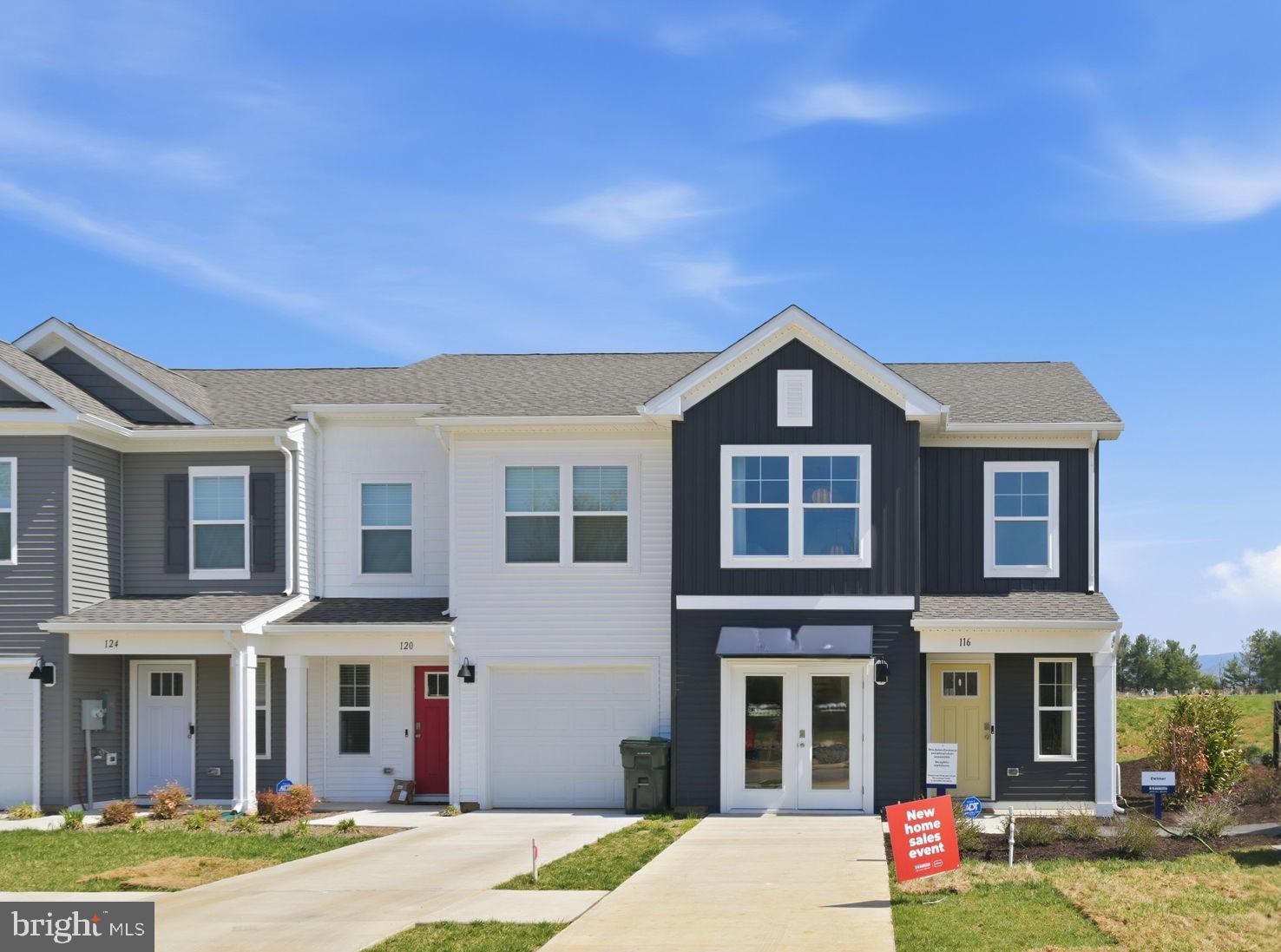 SUMMIT TOWNS - Residential