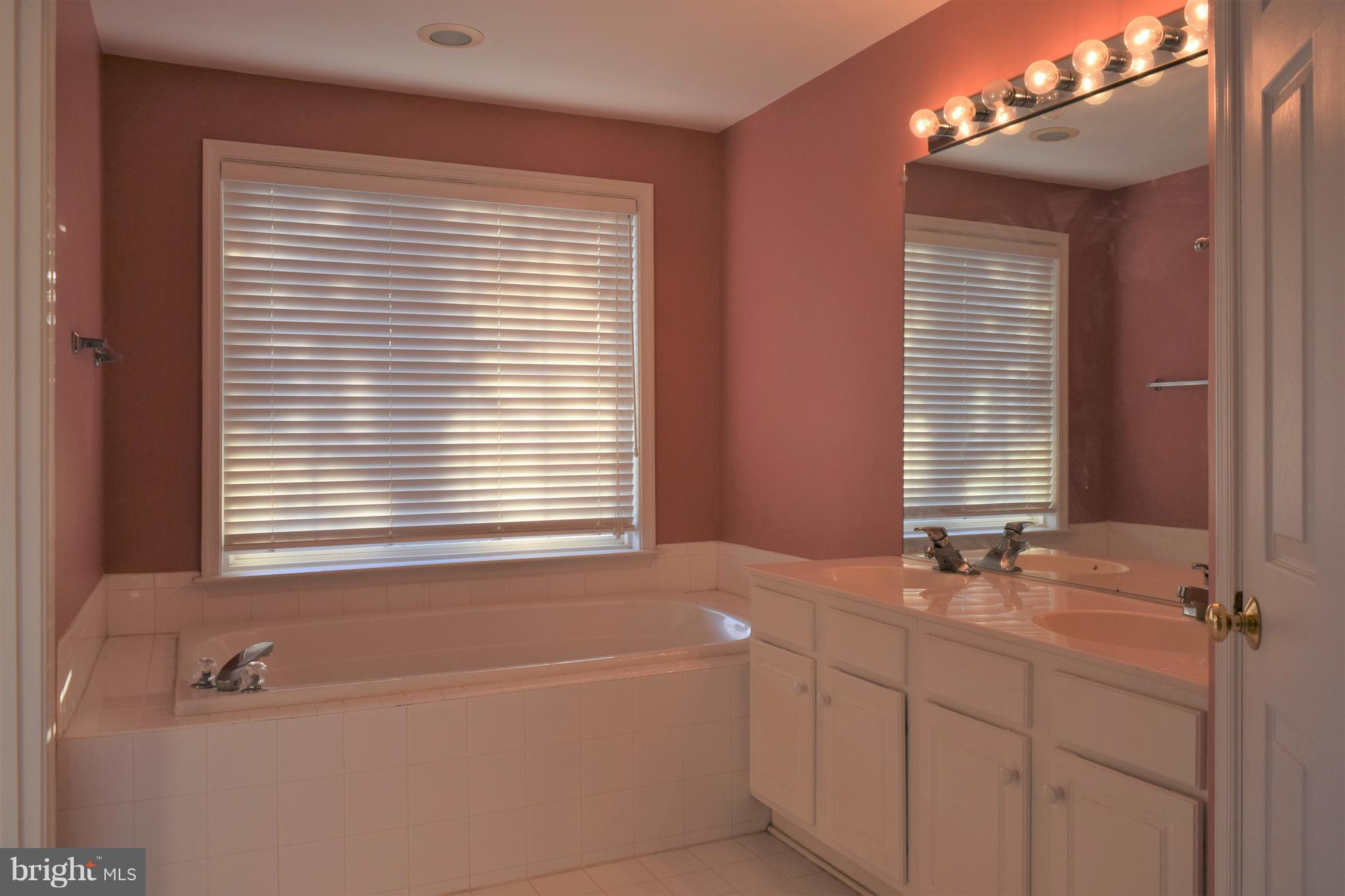OAKMILL - Residential Lease