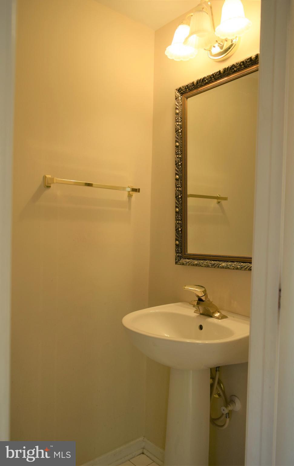 OAKMILL - Residential Lease