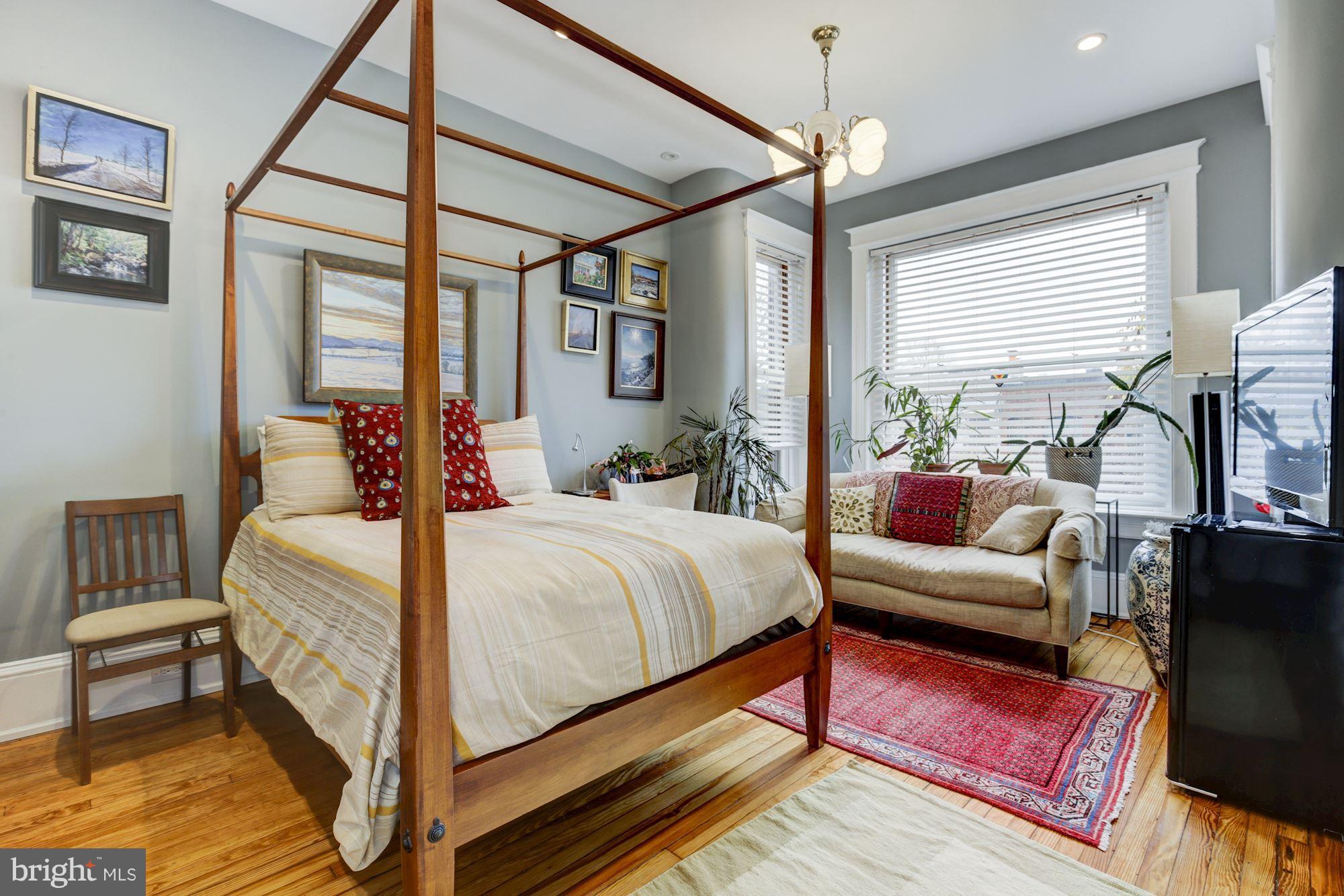 CAPITOL HILL - Residential