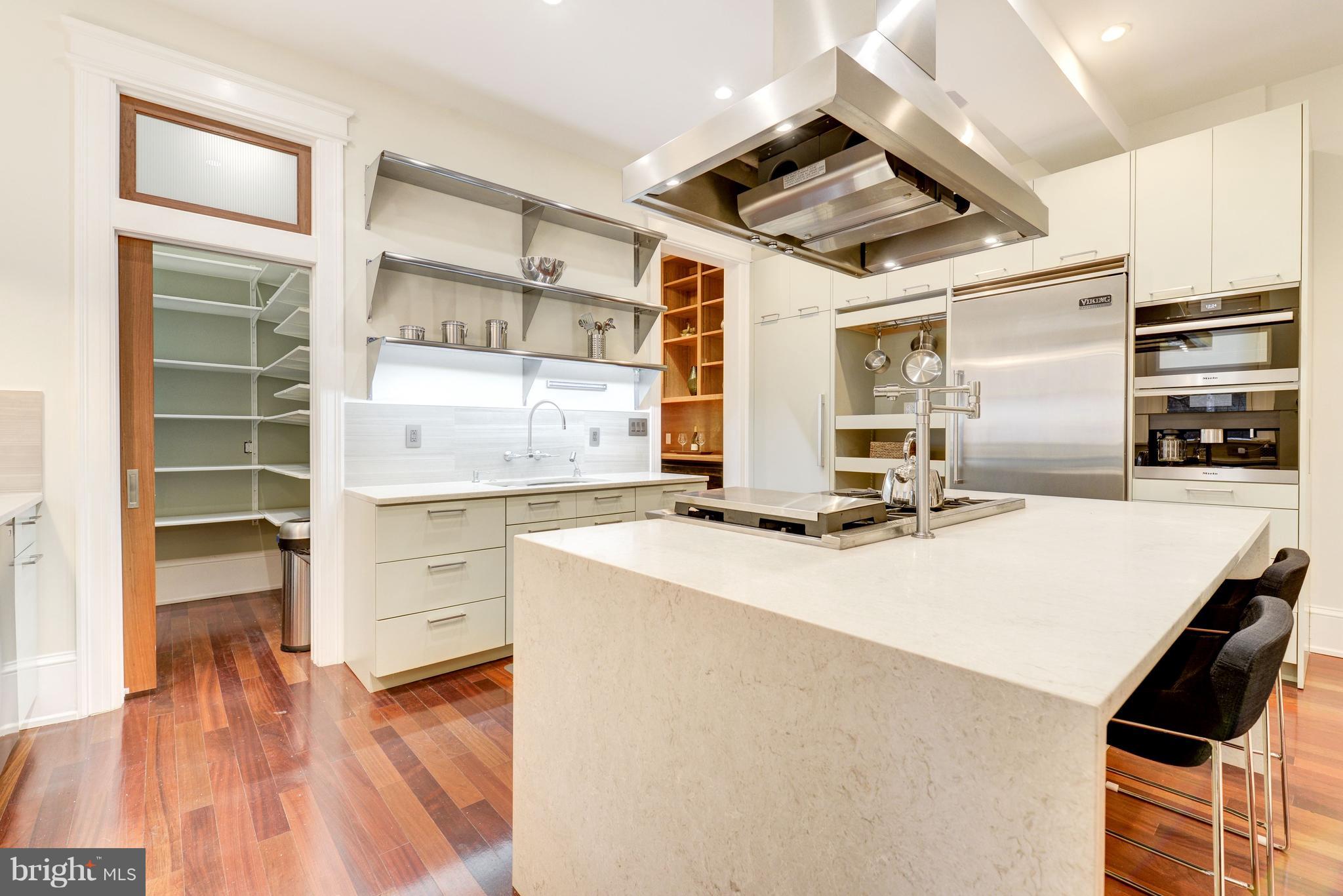 CAPITOL HILL - Residential