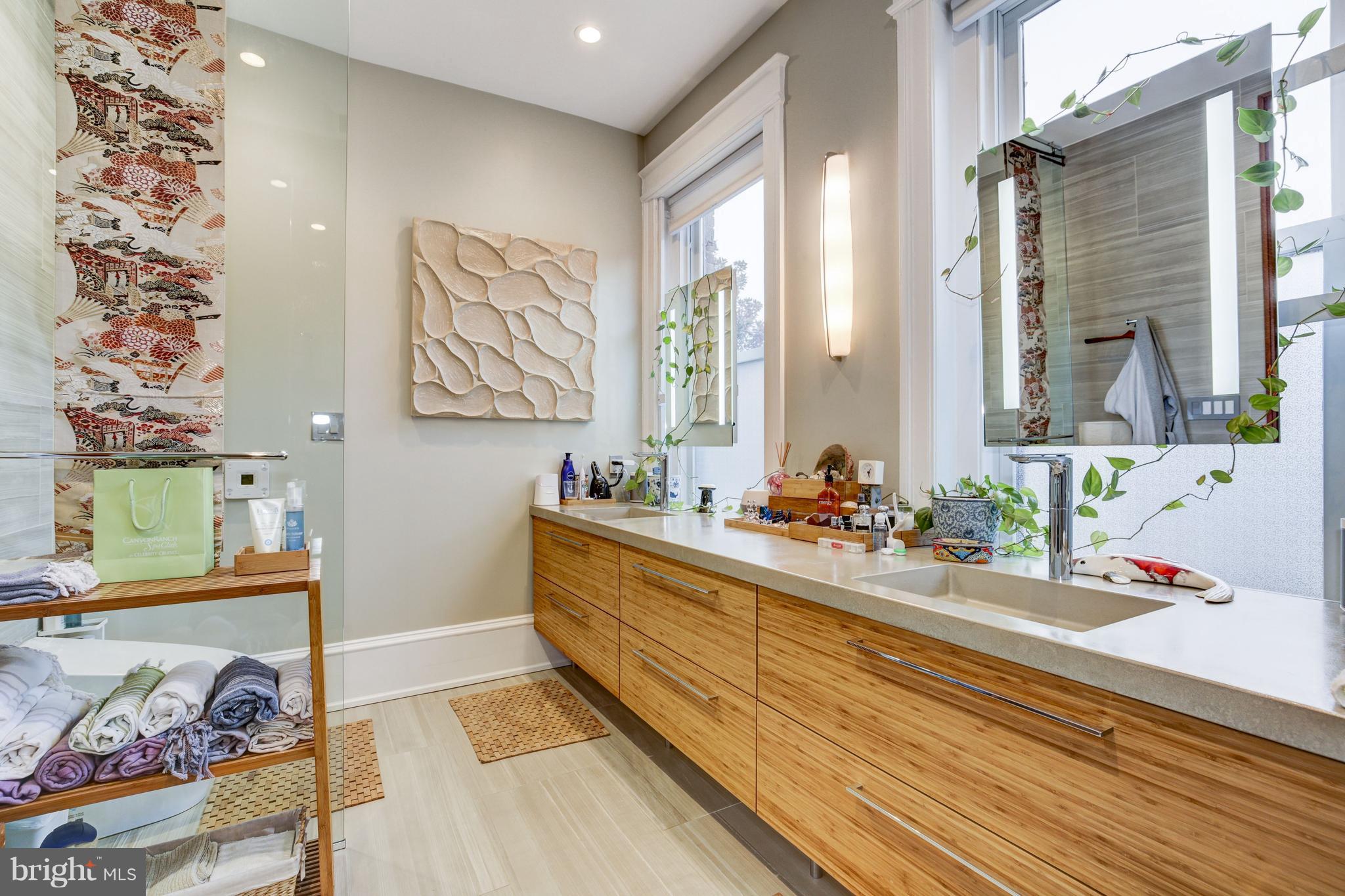 CAPITOL HILL - Residential