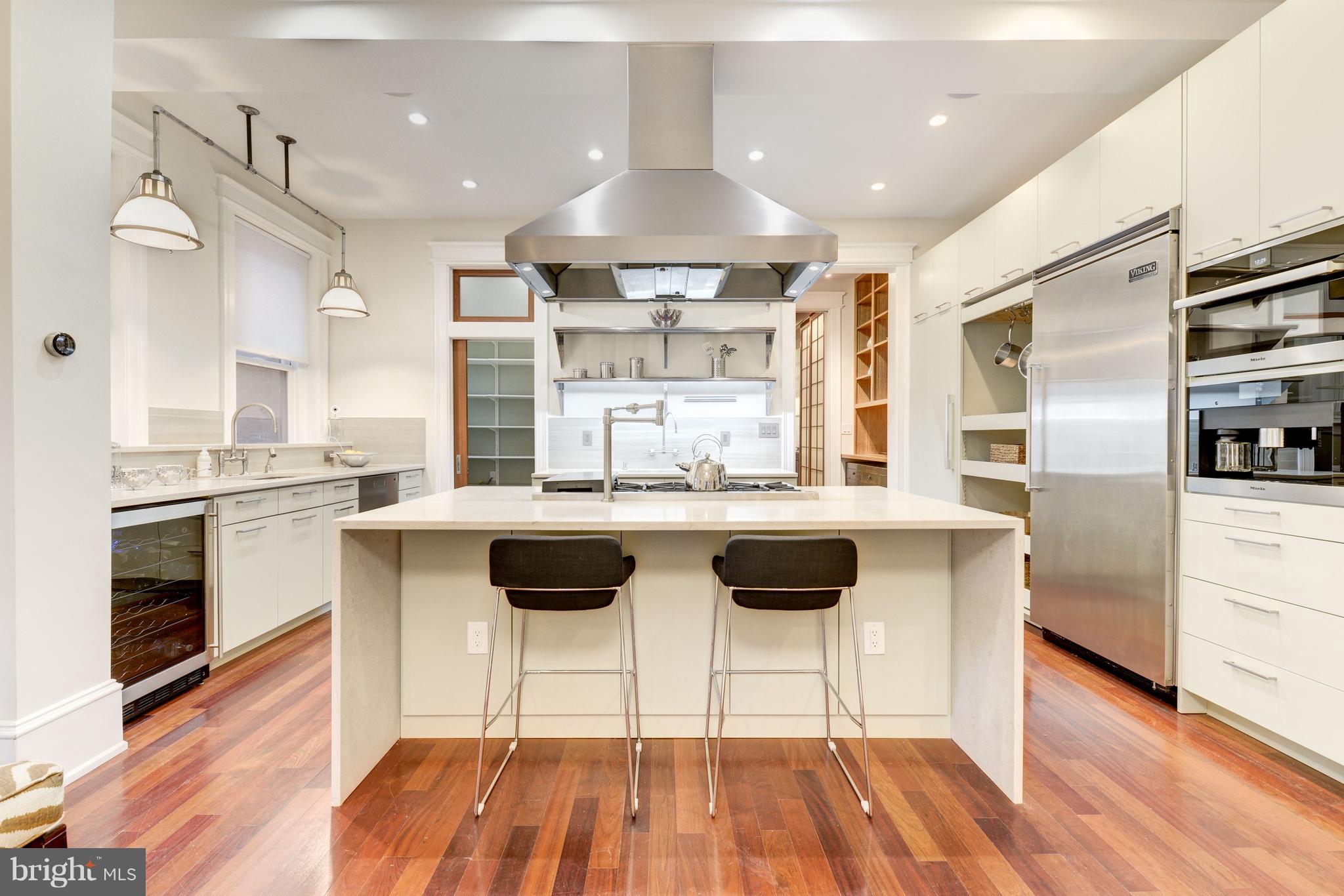 CAPITOL HILL - Residential