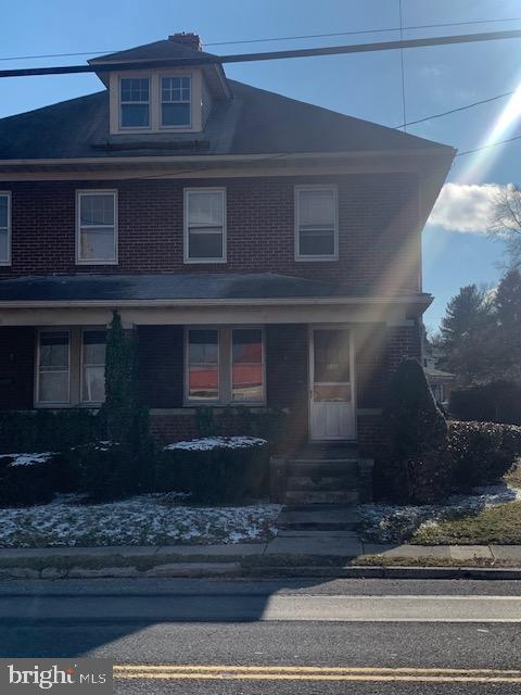 Nice three bedroom brick duplex in the Gettysburg Borough.  Close to downtown Gettysburg and walking  distance to the Battlefield. Well maintained with wood floors throughout, off street parking. Year lease, credit check (650 or higher), and security deposit required. No smoking permitted. A pet on a case by case basis with additional security deposit.