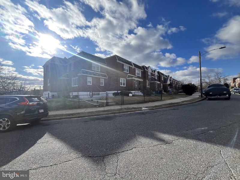 EAST OAK LANE - Residential
