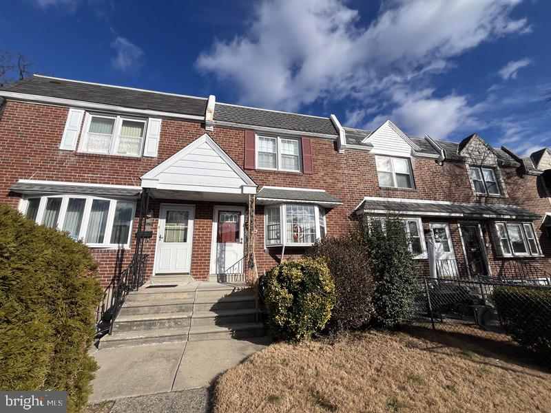 EAST OAK LANE - Residential