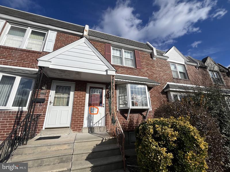 EAST OAK LANE - Residential