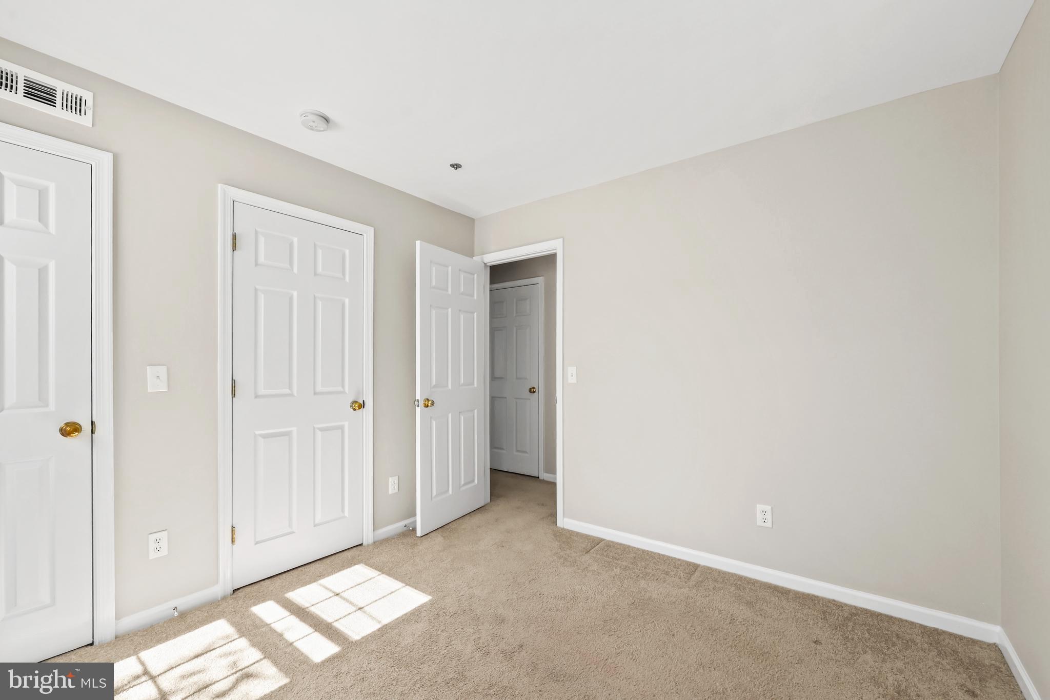 SHERBROOKE CONDO - Residential