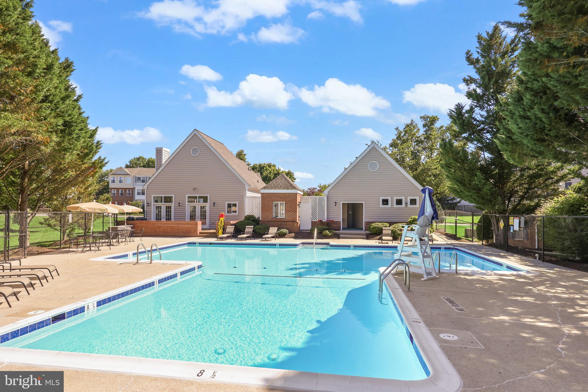 SHERBROOKE CONDO - Residential