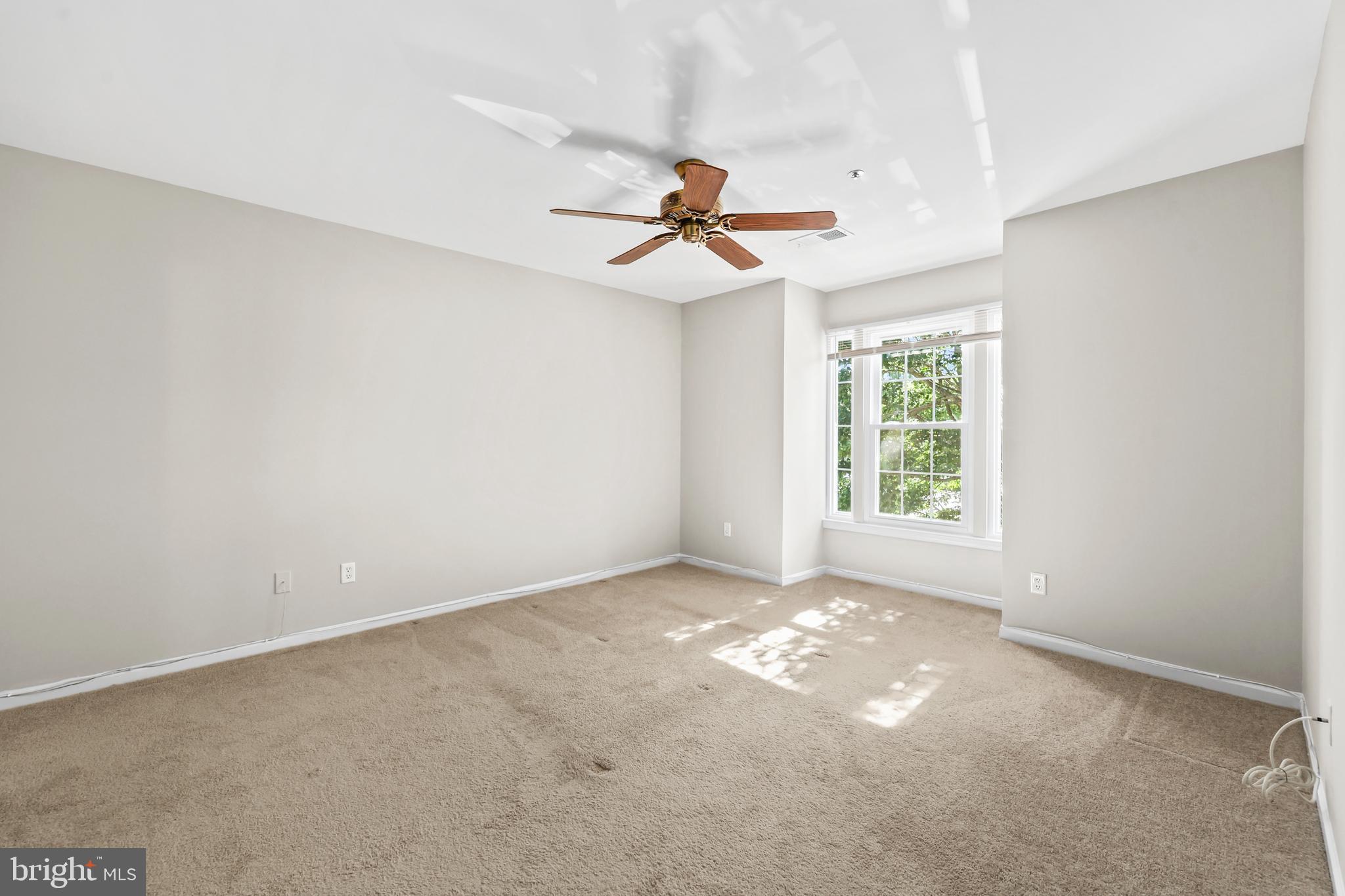 SHERBROOKE CONDO - Residential
