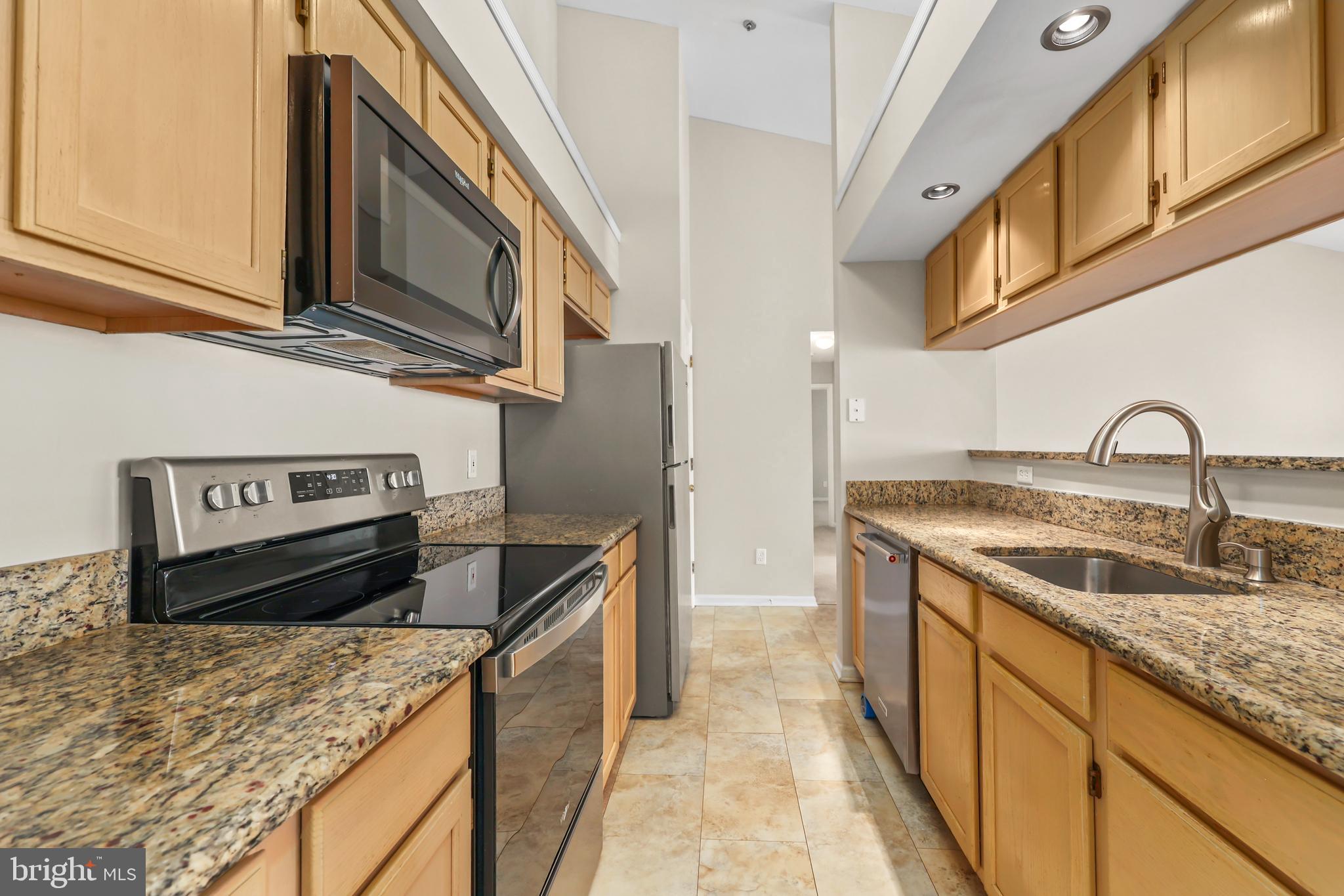 SHERBROOKE CONDO - Residential