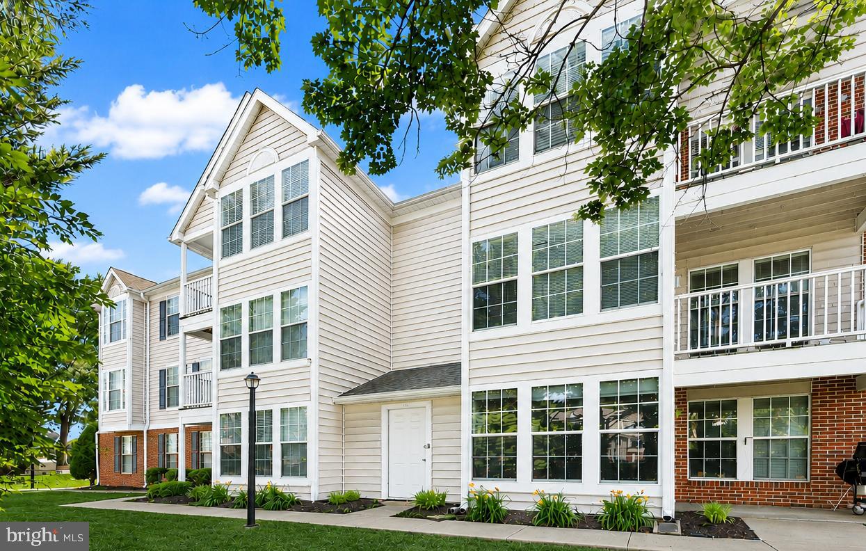 SHERBROOKE CONDO - Residential