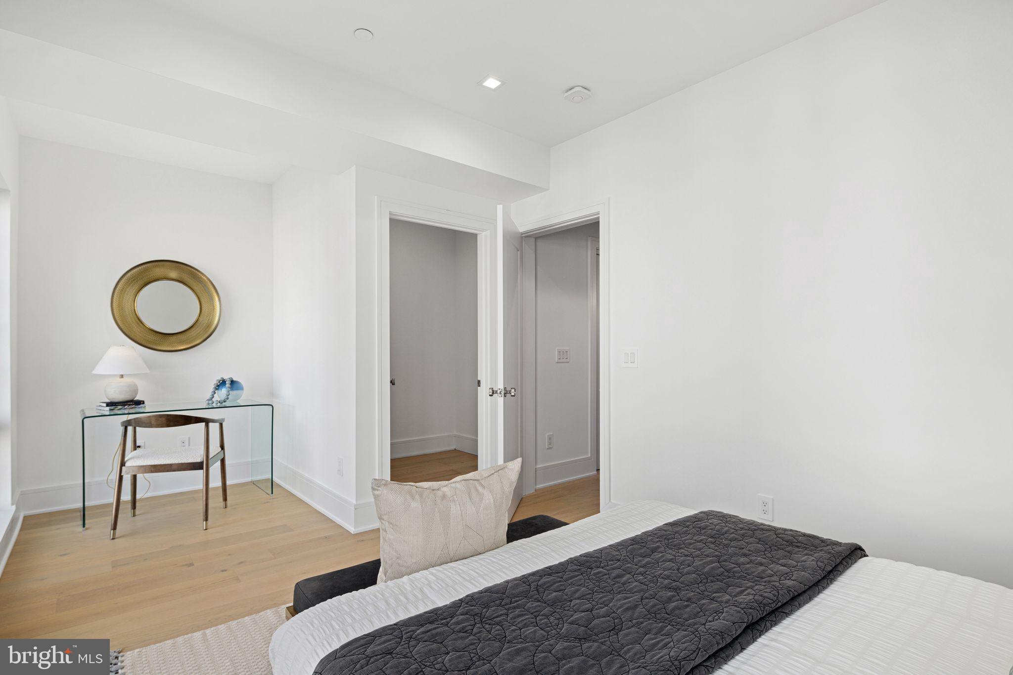 WASHINGTON SQ WEST - Residential
