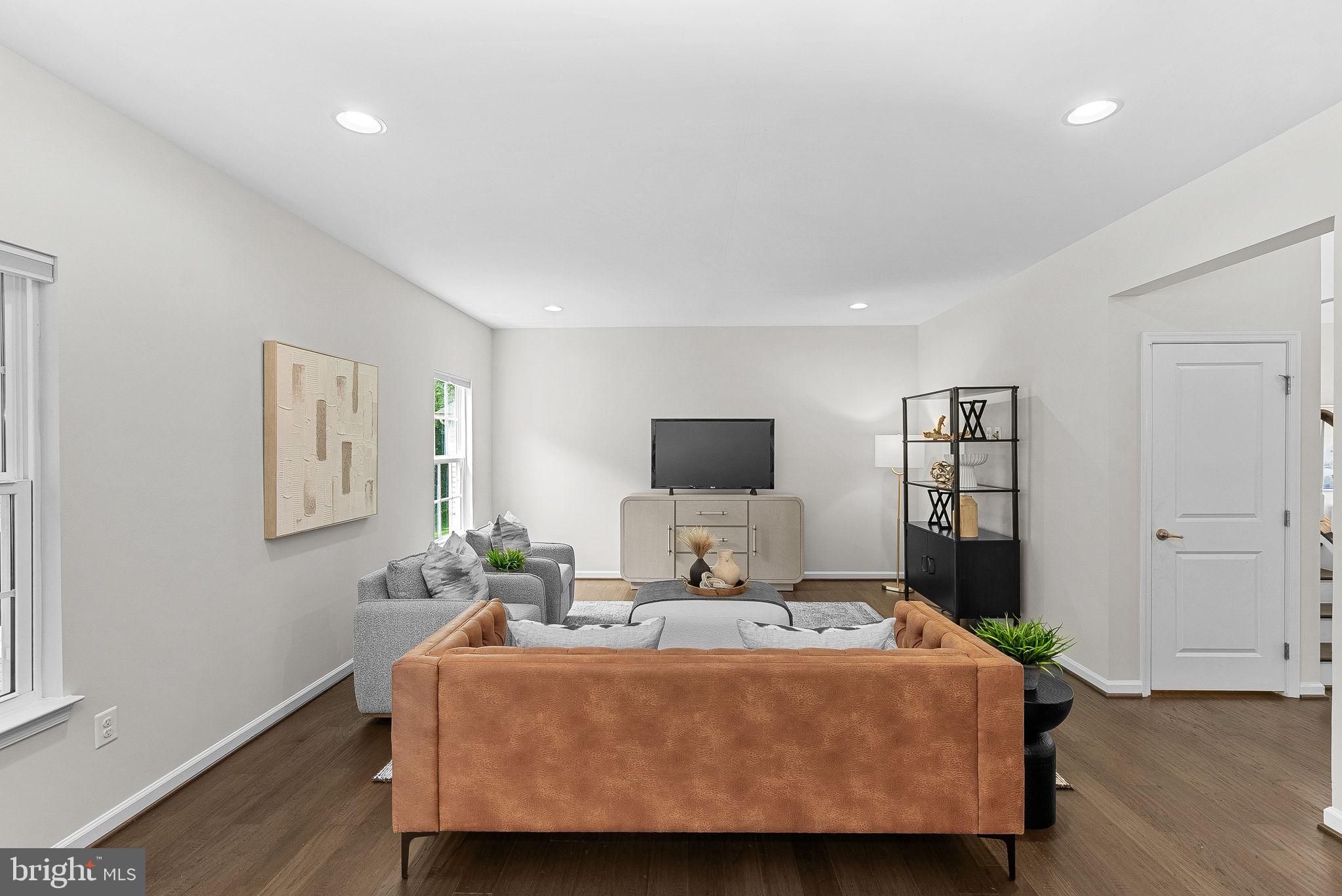 LOVETTSVILLE TOWN CENTER - Residential