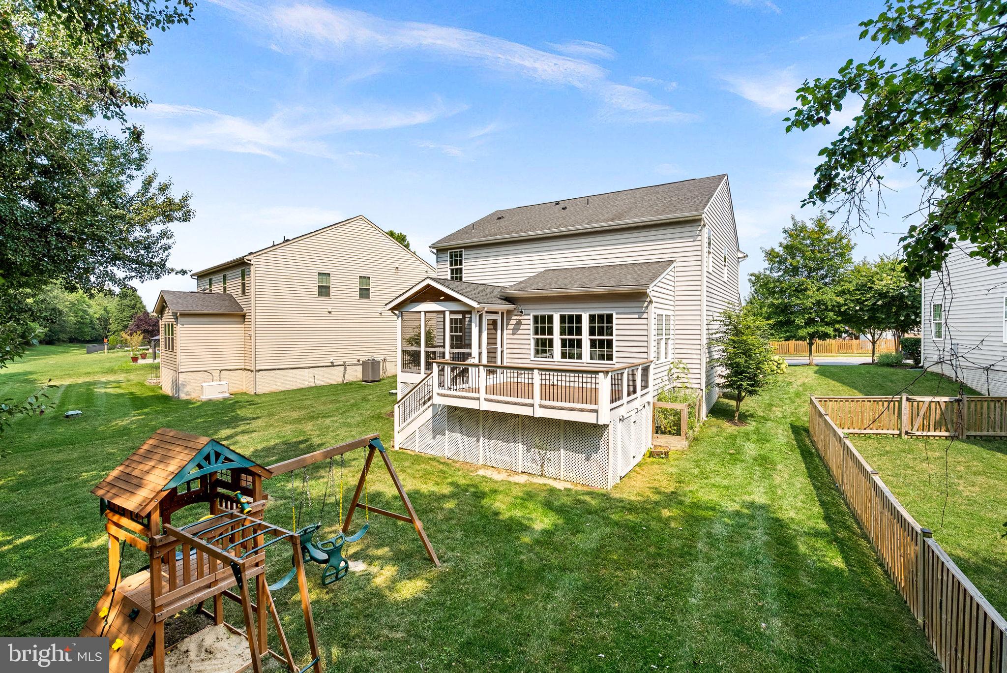 LOVETTSVILLE TOWN CENTER - Residential