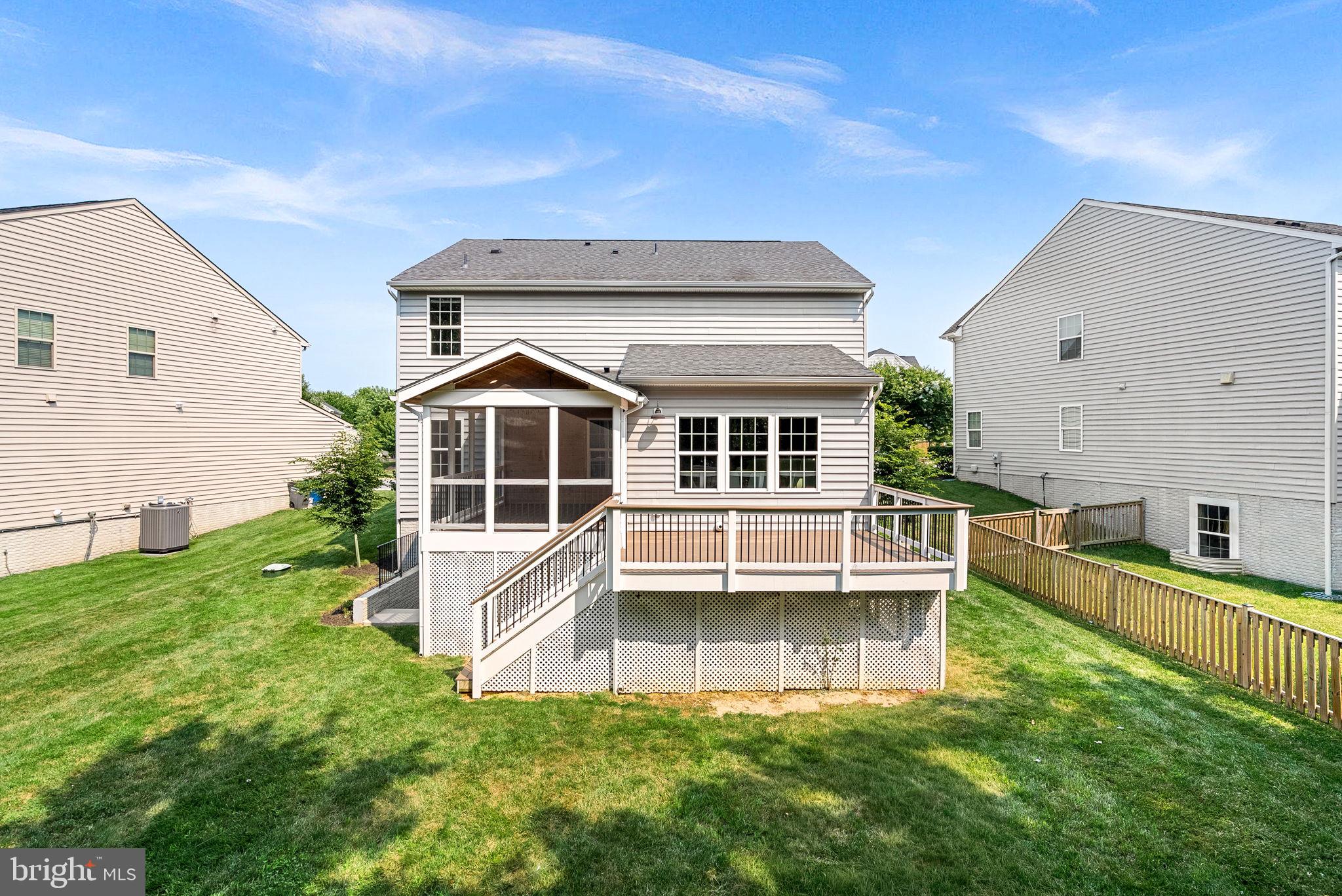 LOVETTSVILLE TOWN CENTER - Residential