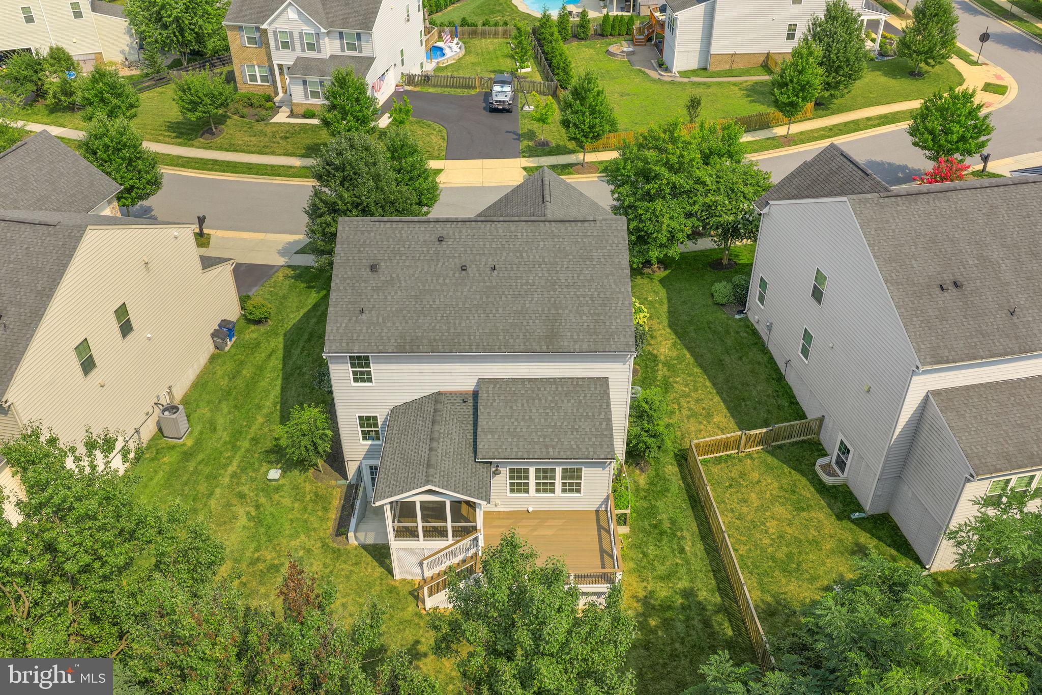LOVETTSVILLE TOWN CENTER - Residential