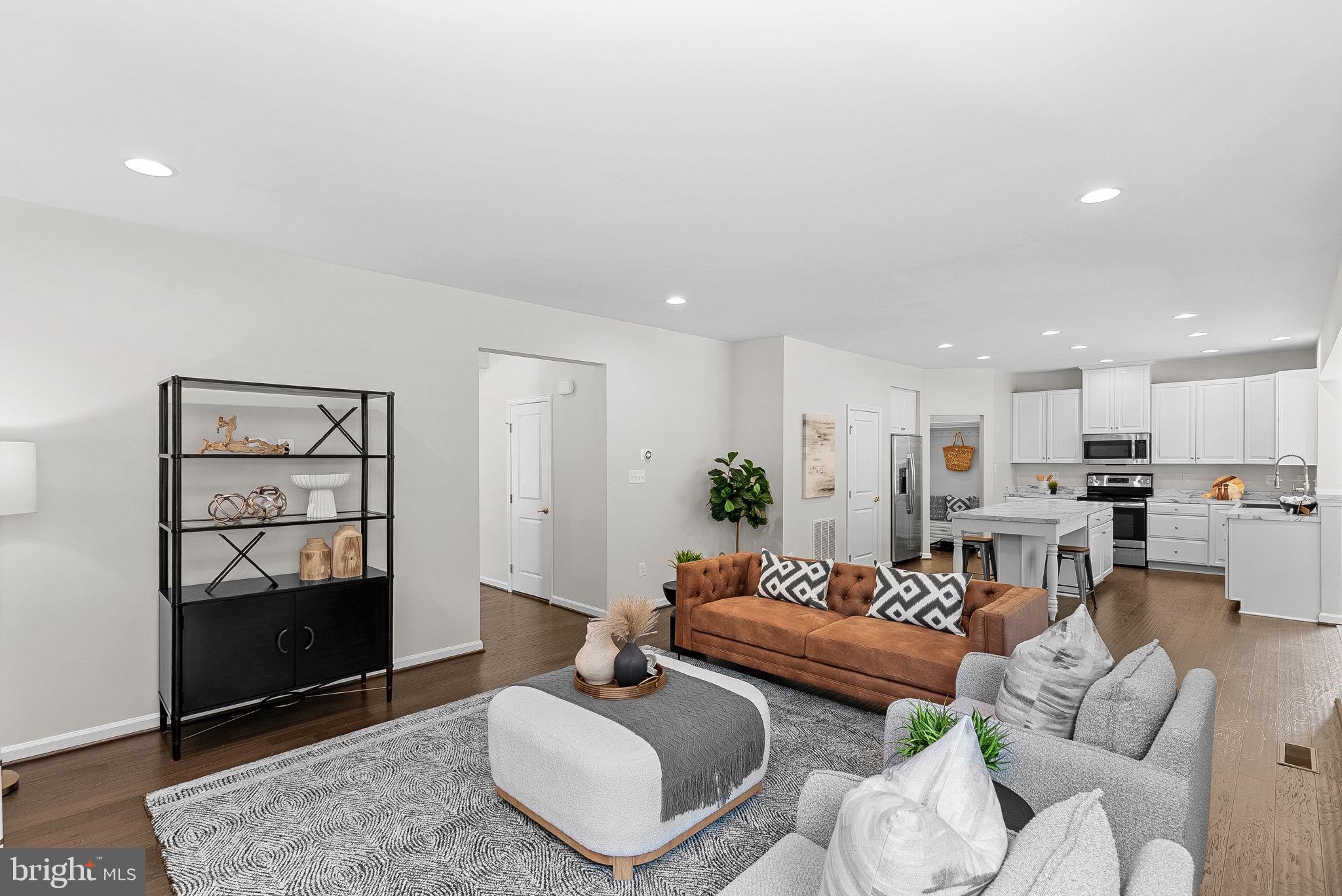 LOVETTSVILLE TOWN CENTER - Residential