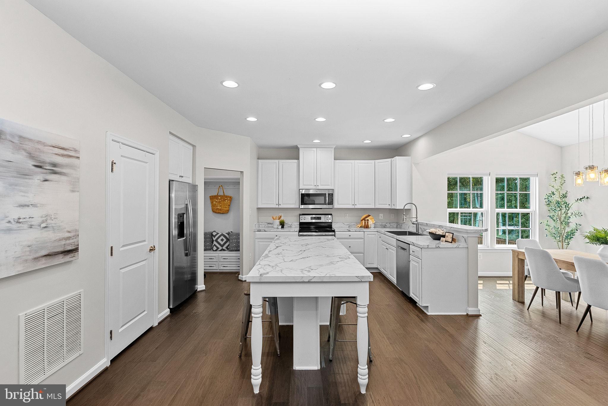 LOVETTSVILLE TOWN CENTER - Residential