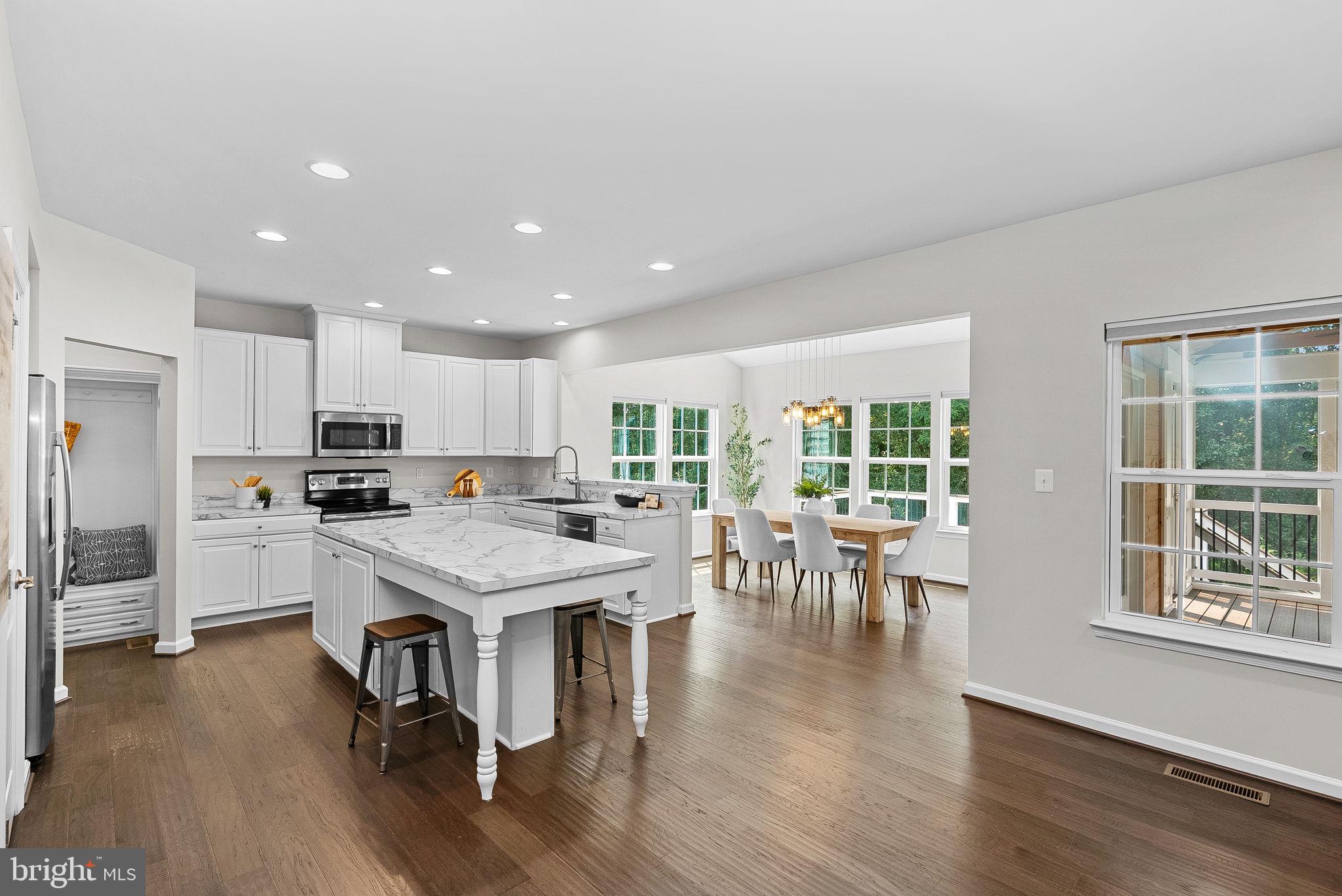 LOVETTSVILLE TOWN CENTER - Residential
