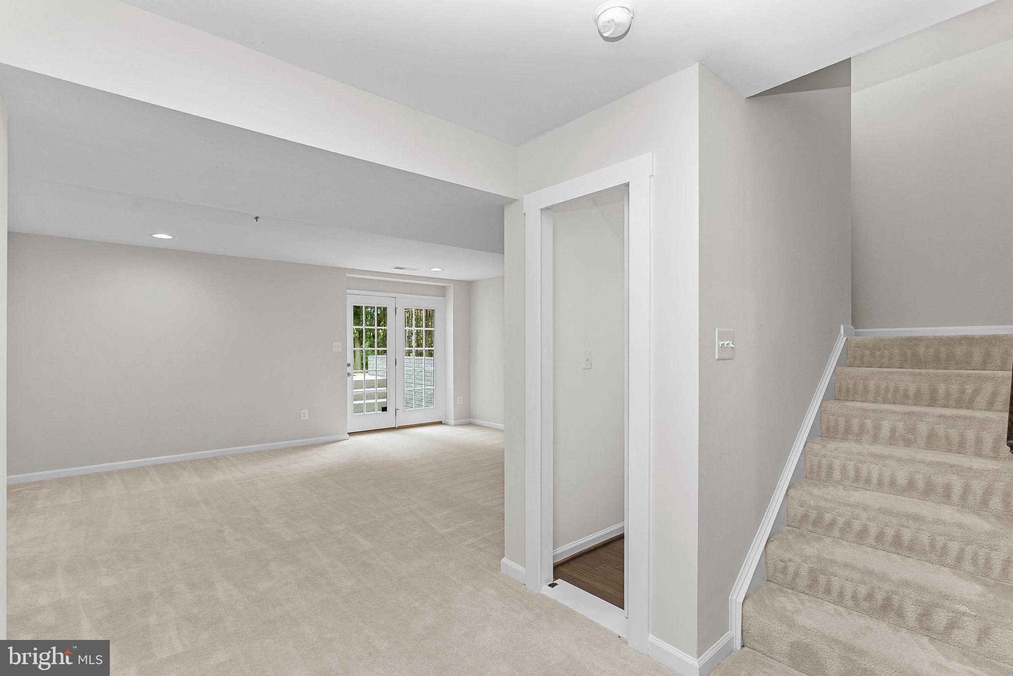 LOVETTSVILLE TOWN CENTER - Residential