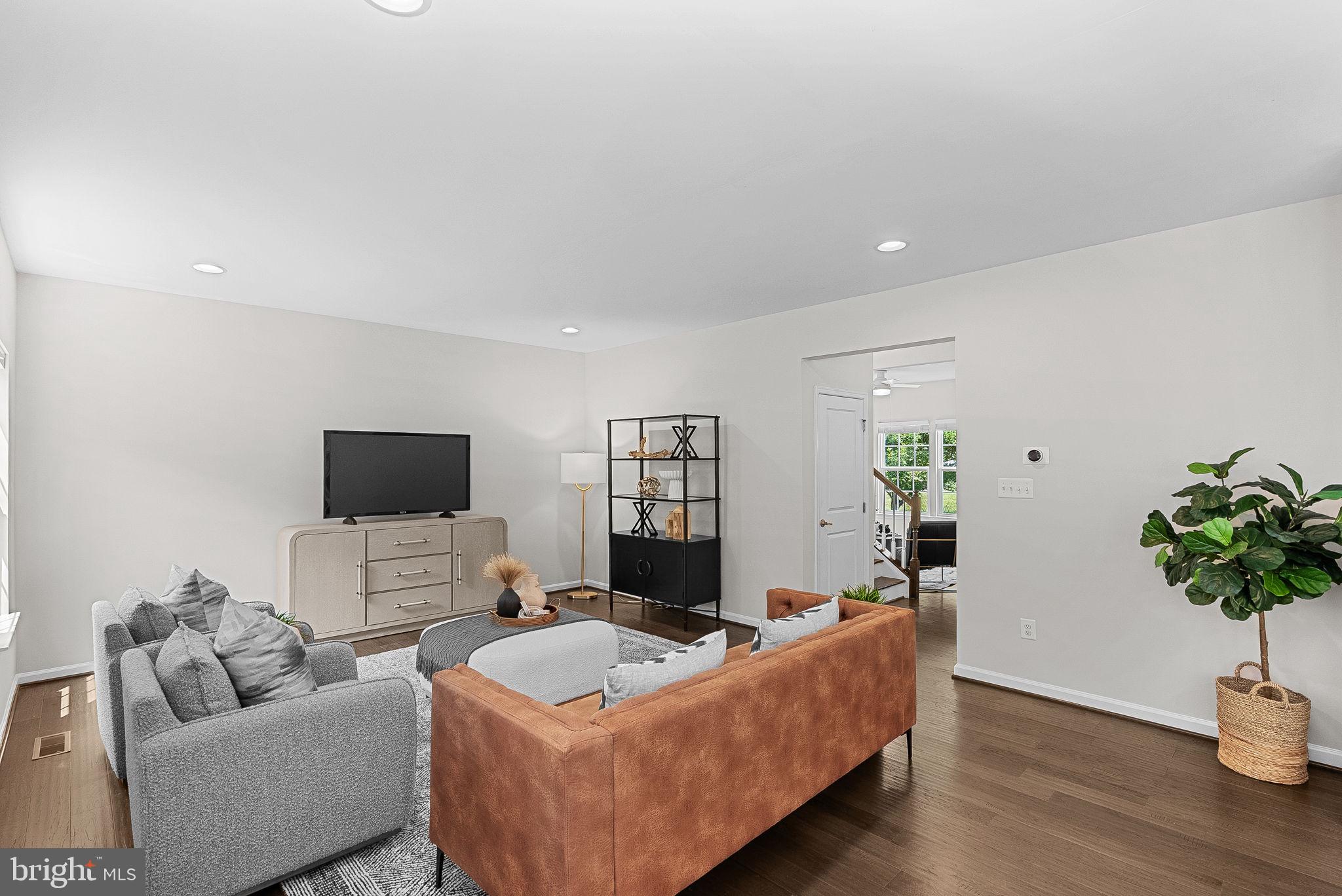 LOVETTSVILLE TOWN CENTER - Residential