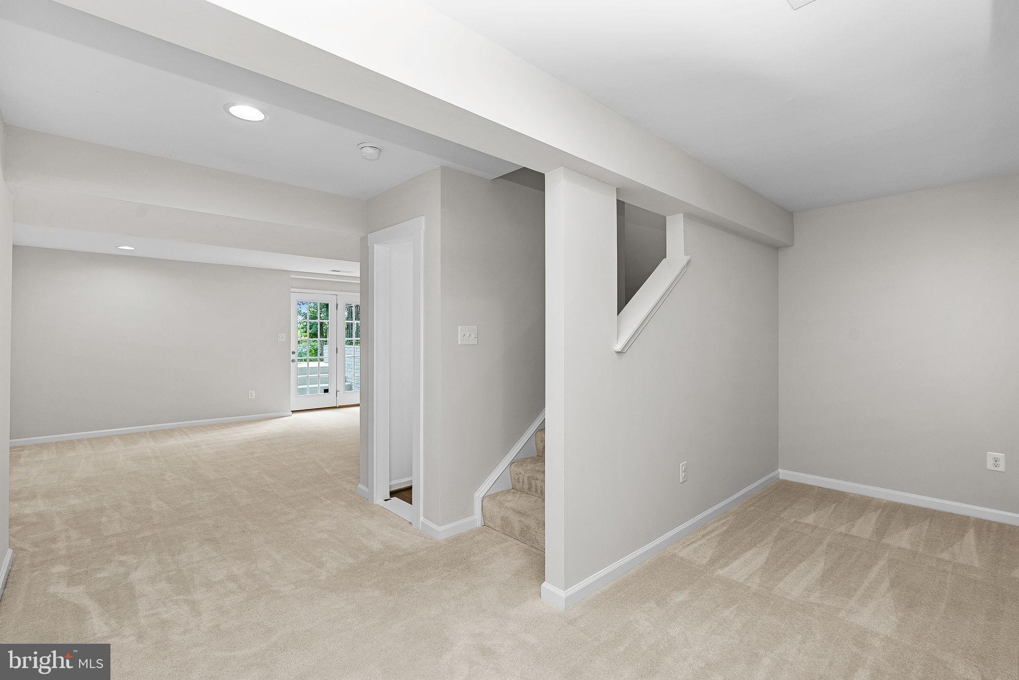 LOVETTSVILLE TOWN CENTER - Residential