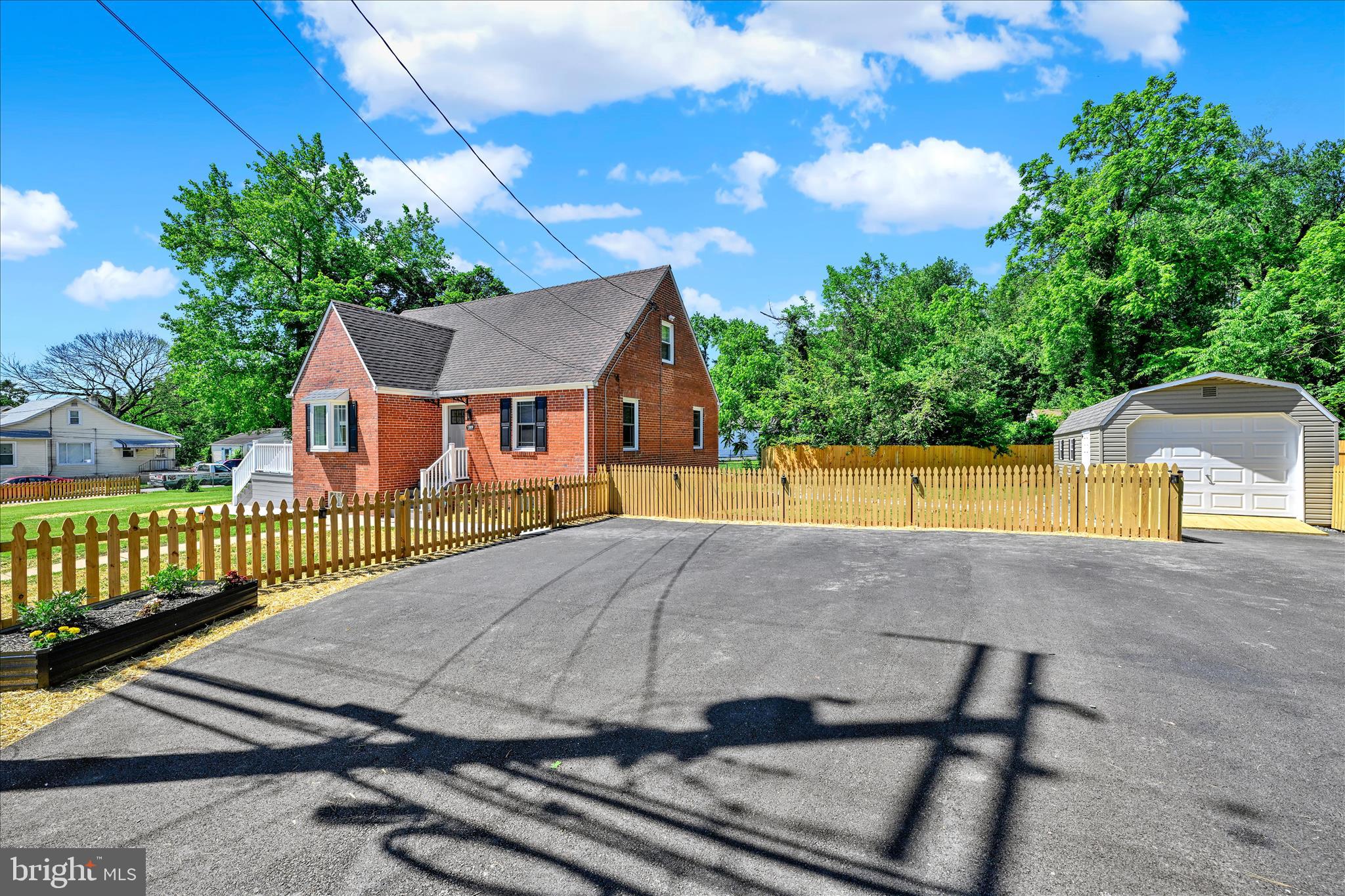 ROSEDALE - Residential