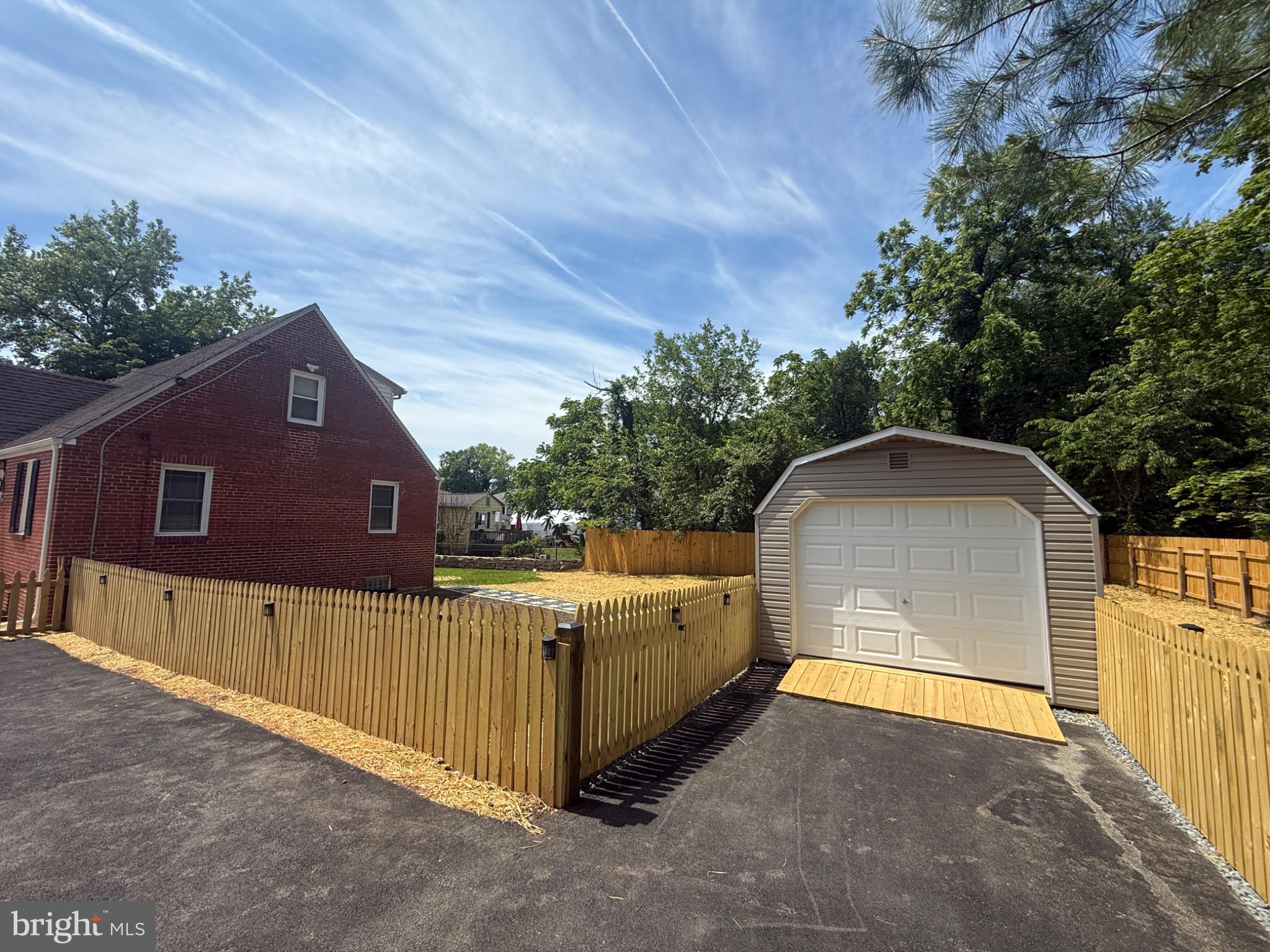 ROSEDALE - Residential