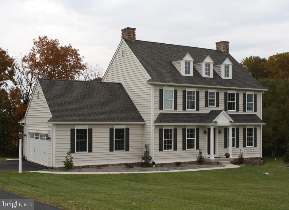Arlington model with no garage to be built to Amish specs. No HVAC or electric. Vinyl flooring throughout. Stained trim and doors on first floor. Extra windows throughout for natural lighting. Great location with low Lancaster County taxes.