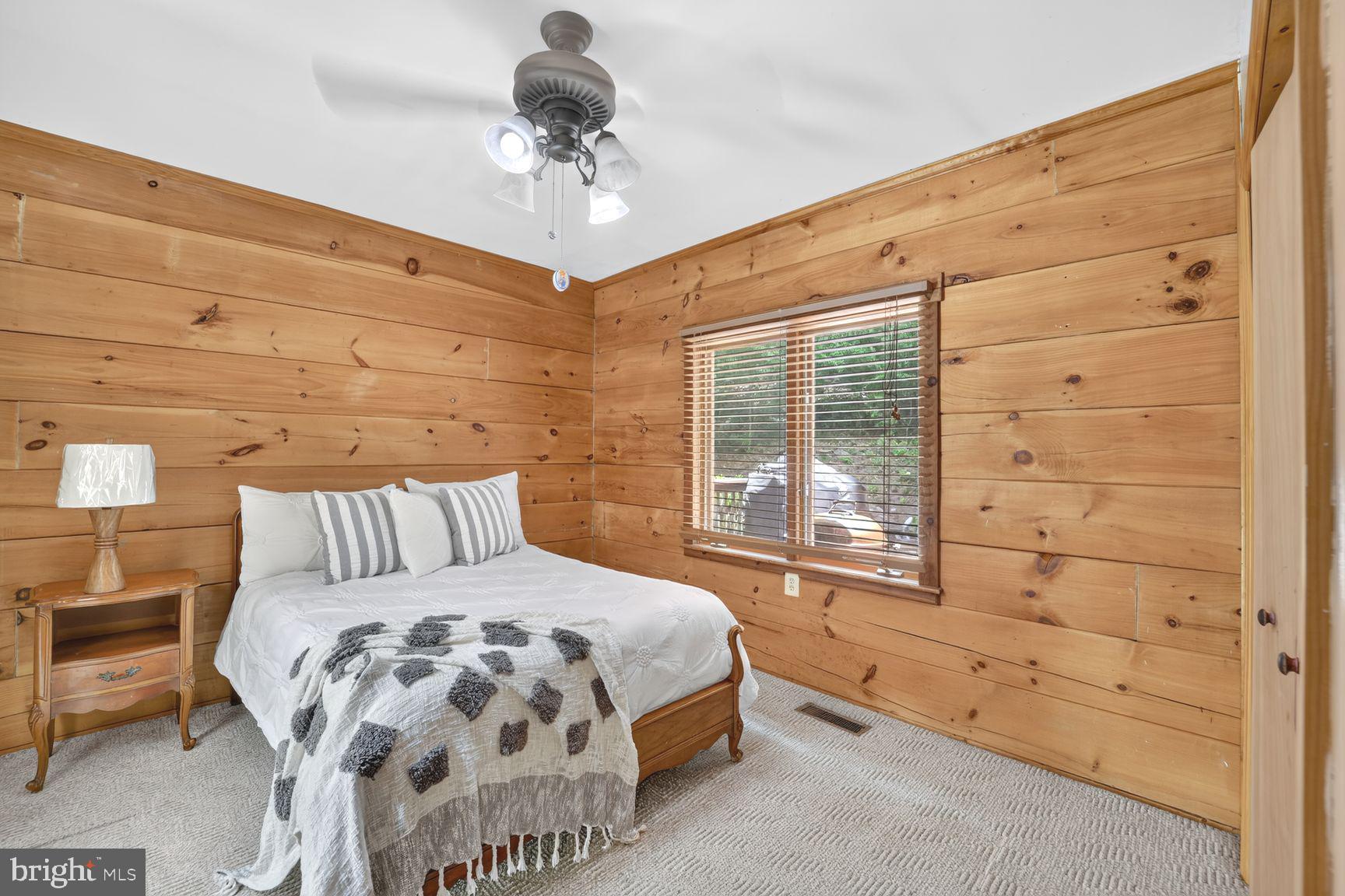 TOBACCO ROAD - Residential