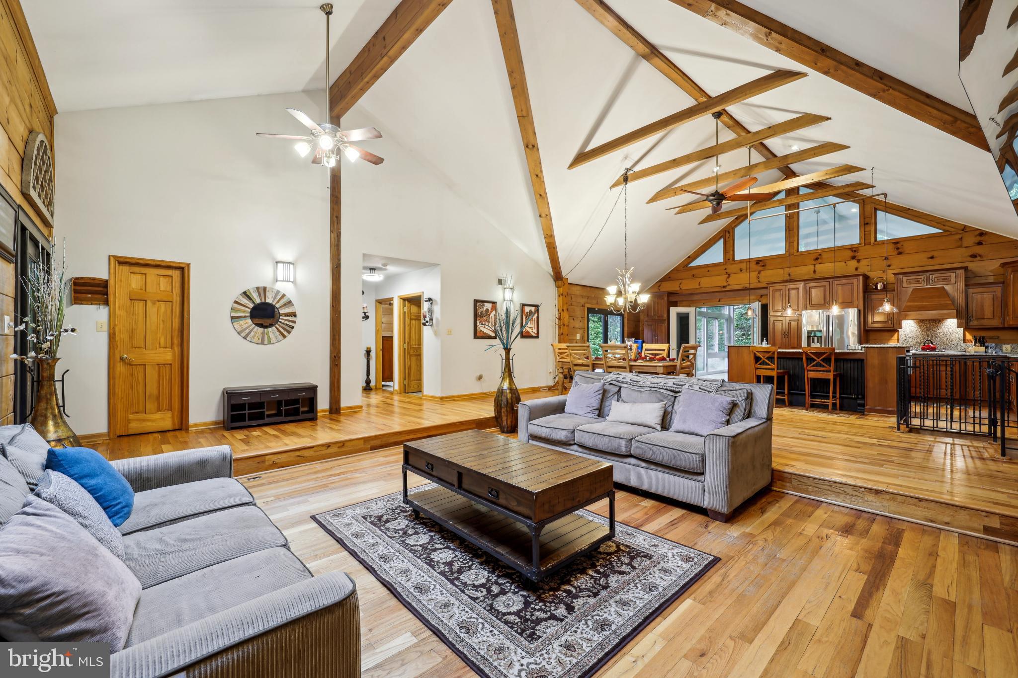 TOBACCO ROAD - Residential