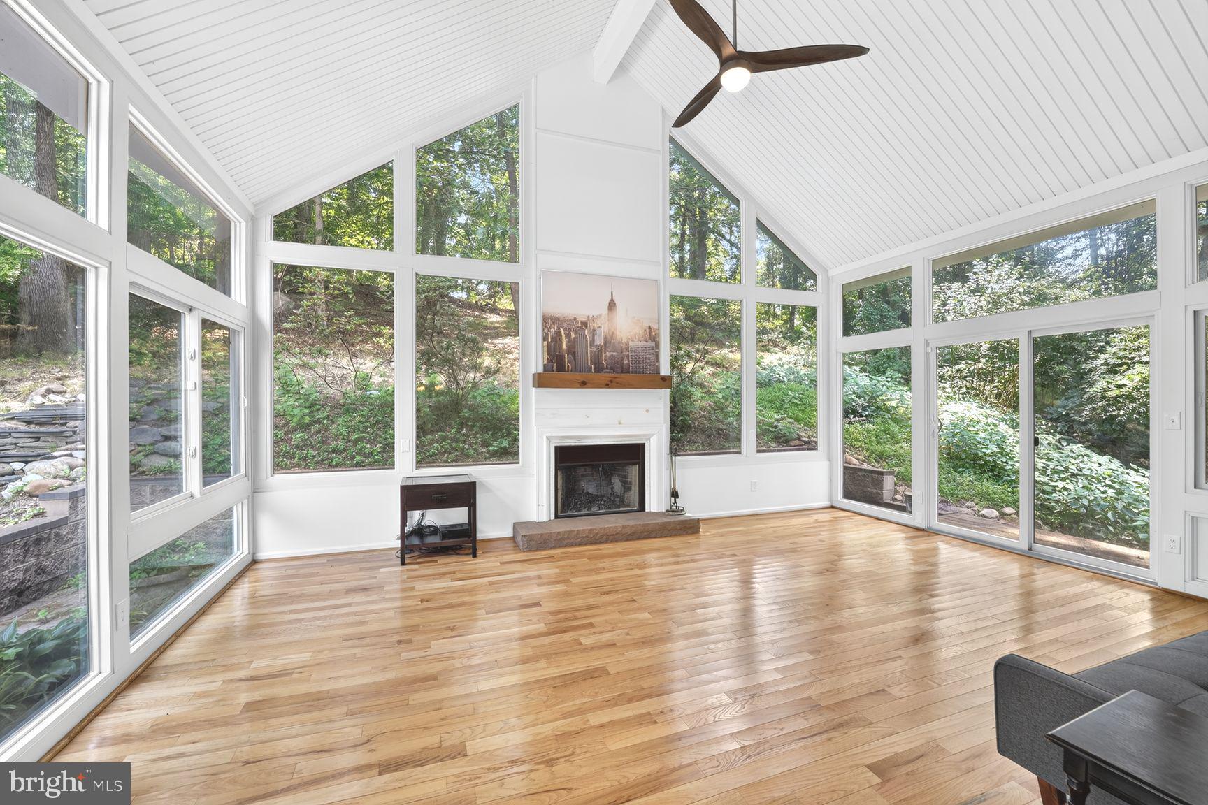 TOBACCO ROAD - Residential