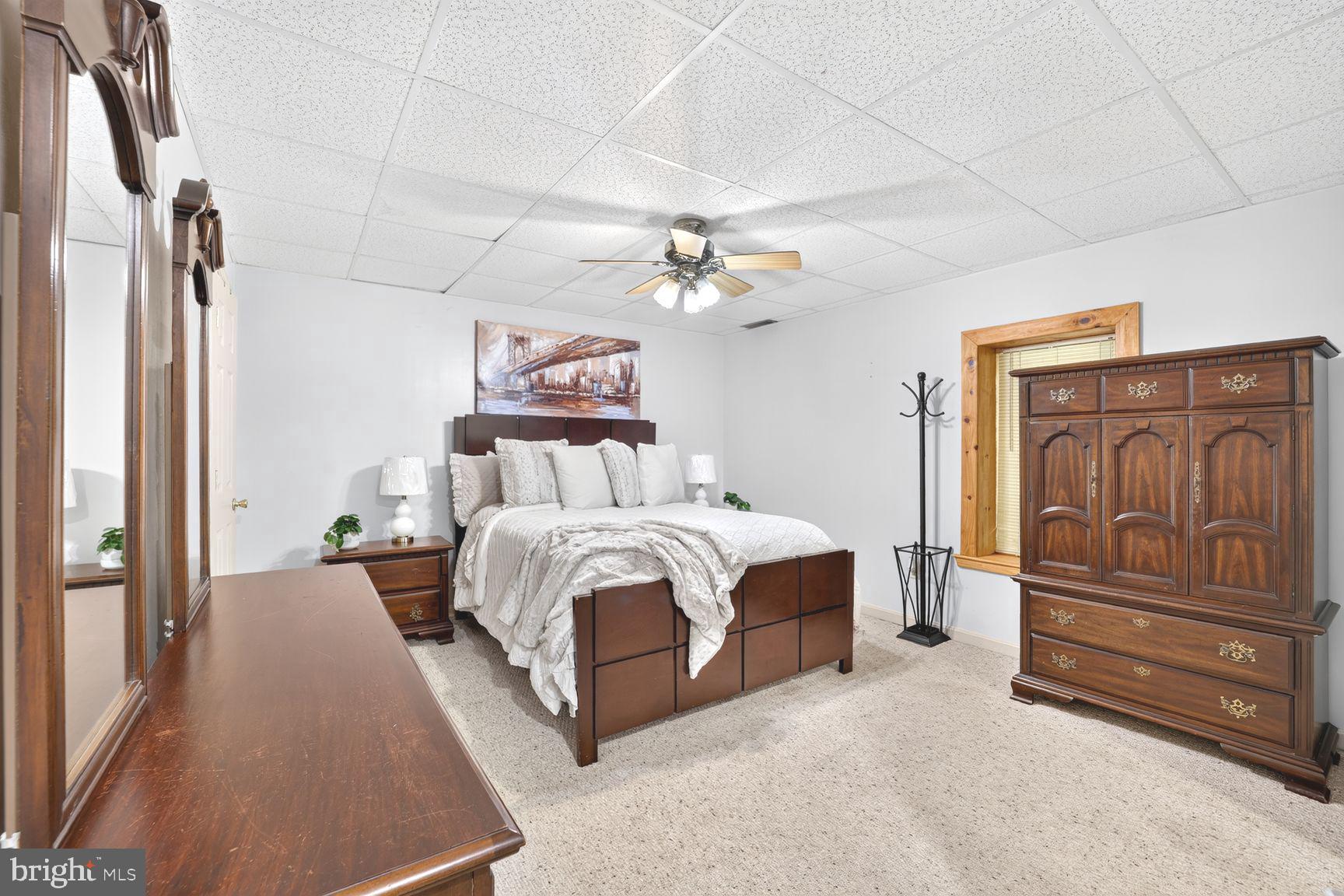 TOBACCO ROAD - Residential