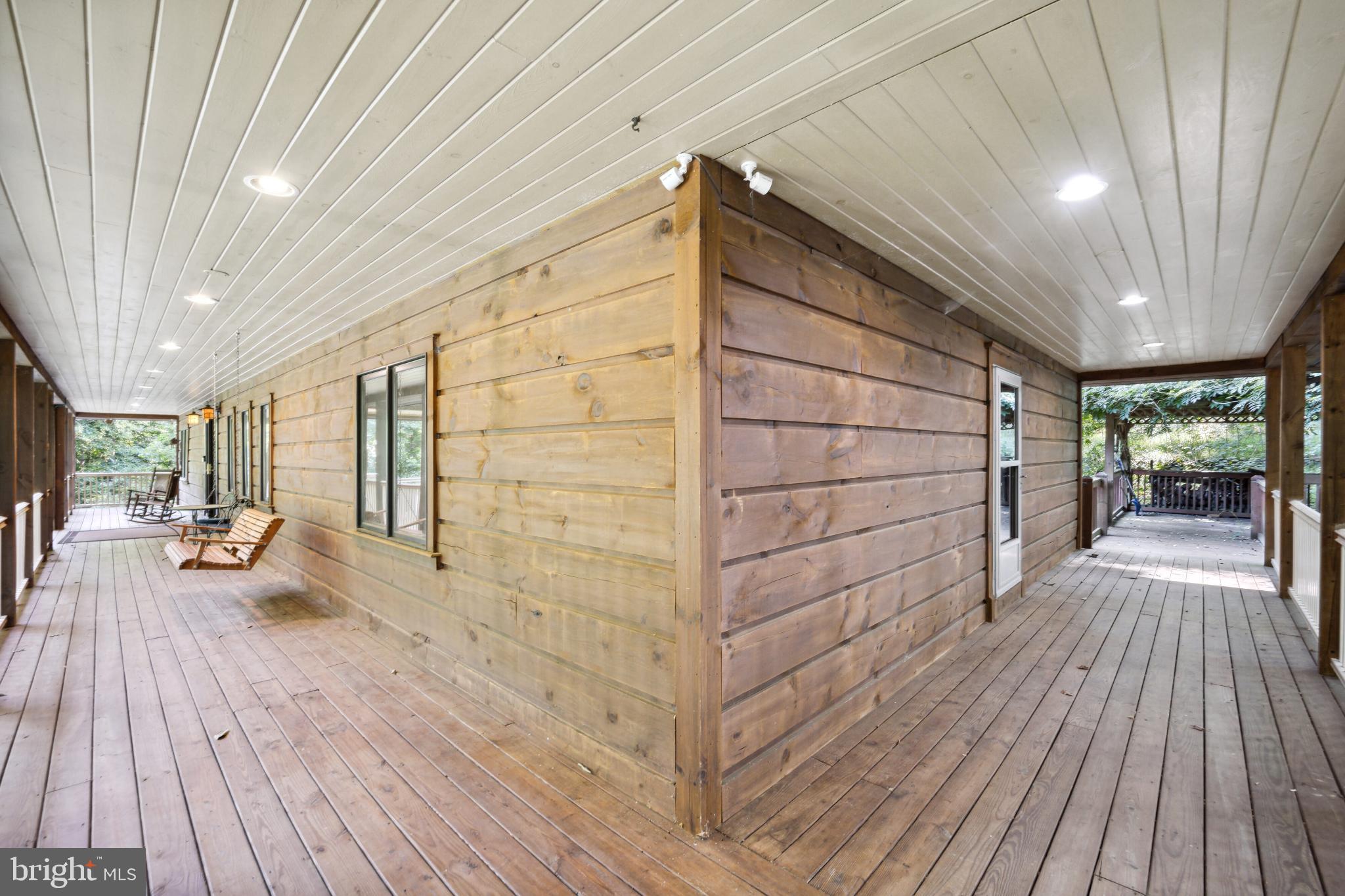 TOBACCO ROAD - Residential