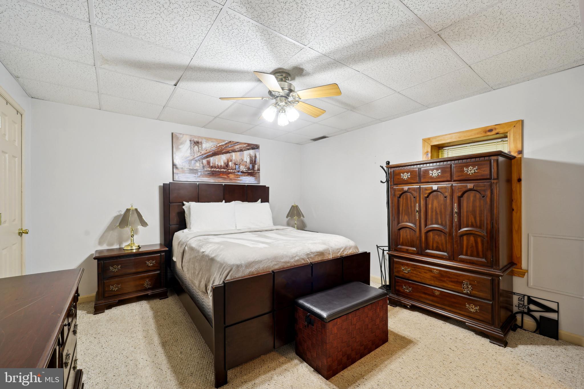 TOBACCO ROAD - Residential