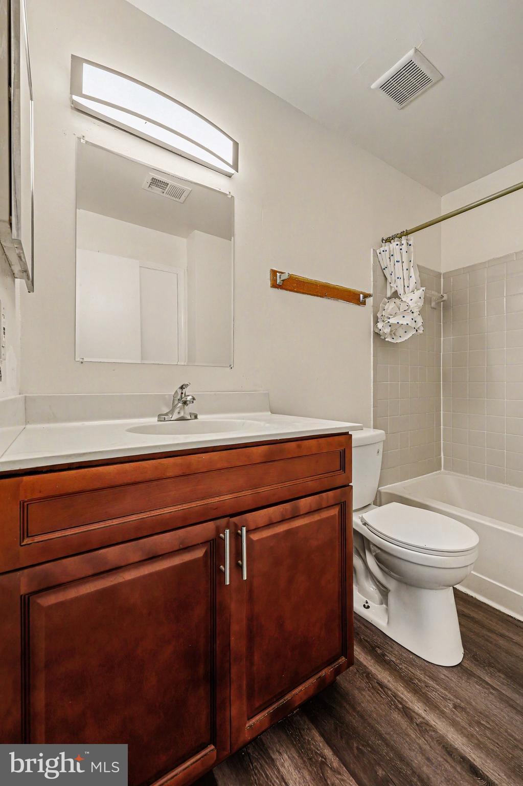 CLUSTERS AT WOODLAWN - Residential