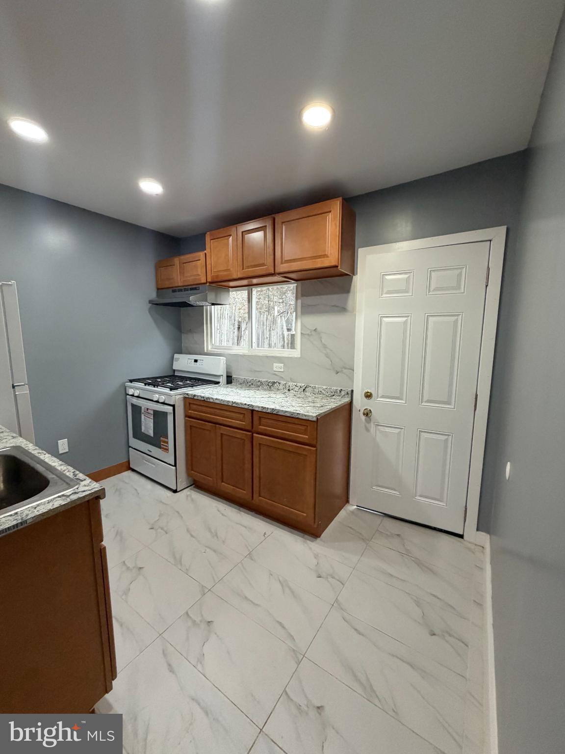 KENSINGTON - Residential